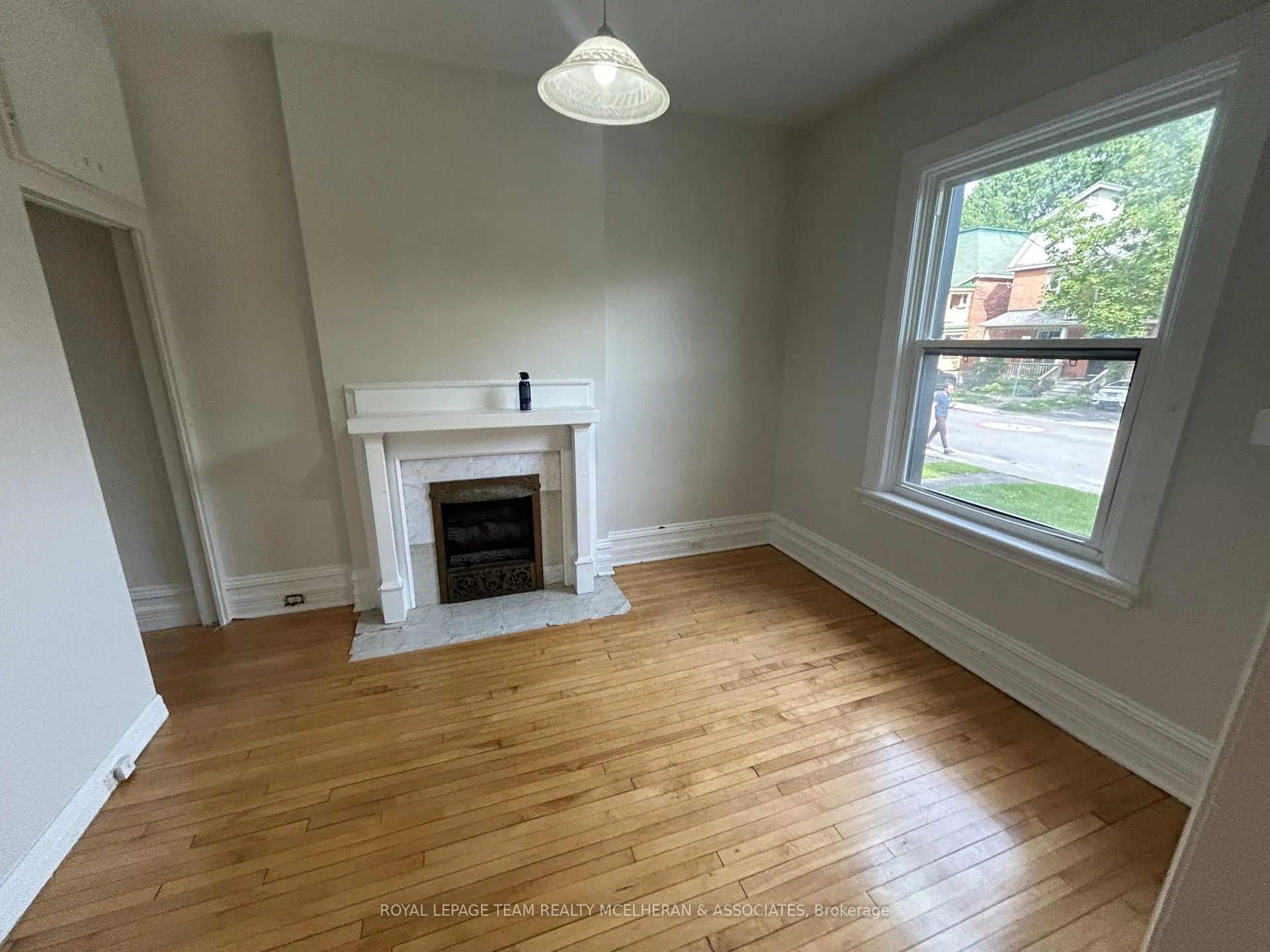 Photo 3 of Unit B, 178 Second Avenue, Ottawa, Glebe — HOMEH