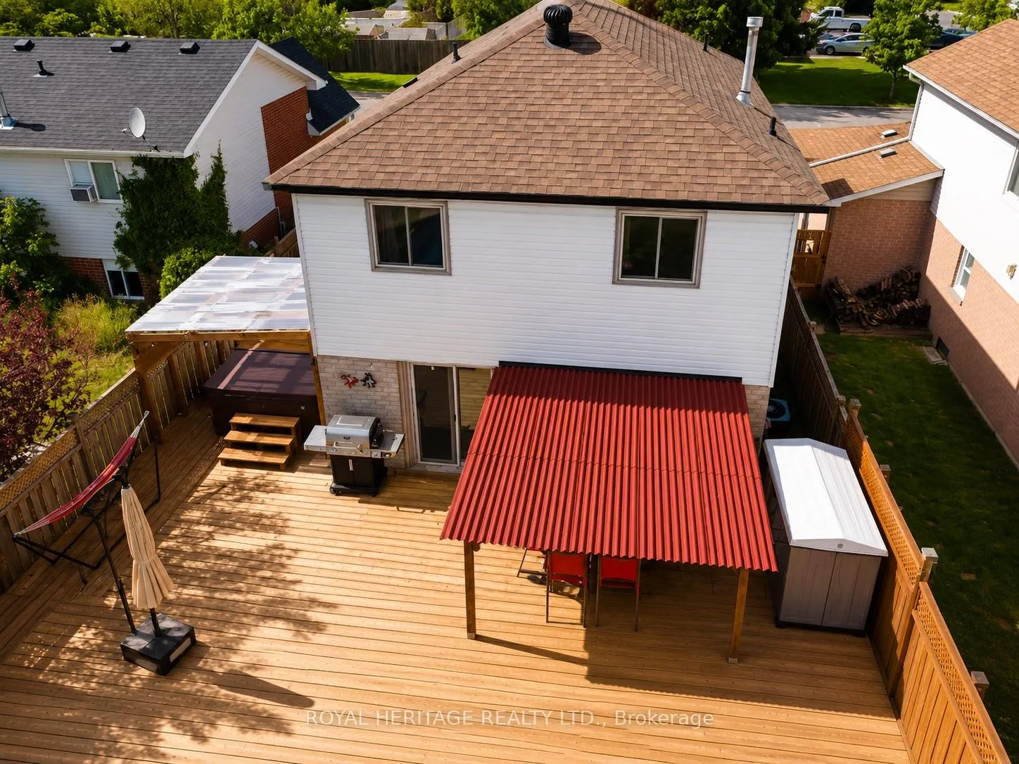 Photo 10 of 23 Hooper Square, Clarington, Bowmanville — HOMEH