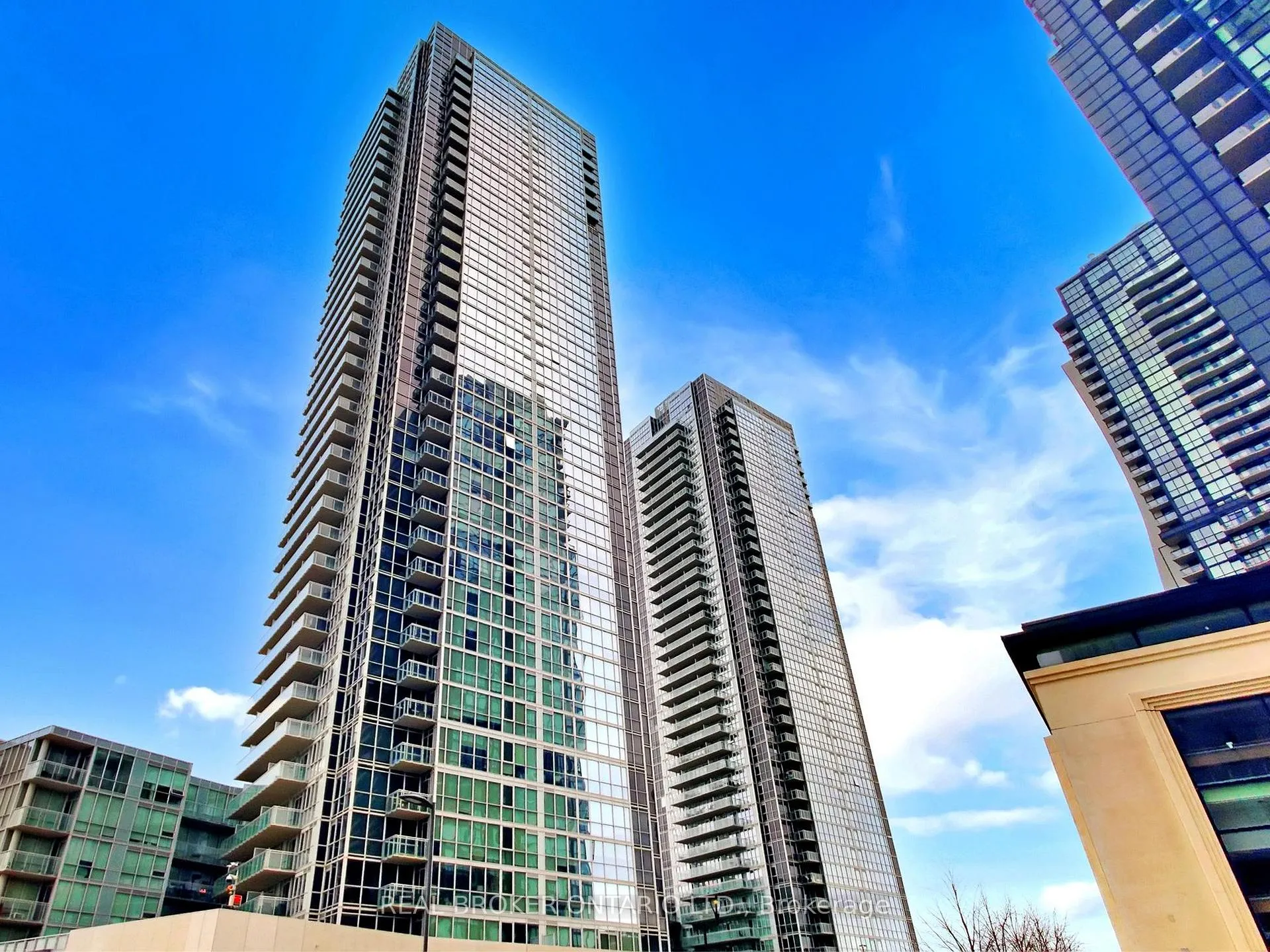 Photo 1 of Unit 3305, 2908 Highway 7 Road, Vaughan, Concord — HOMEH