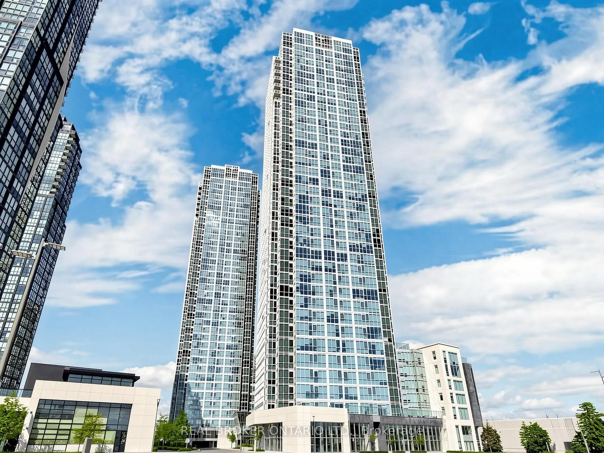 Photo 2 of Unit 3305, 2908 Highway 7 Road, Vaughan, Concord — HOMEH