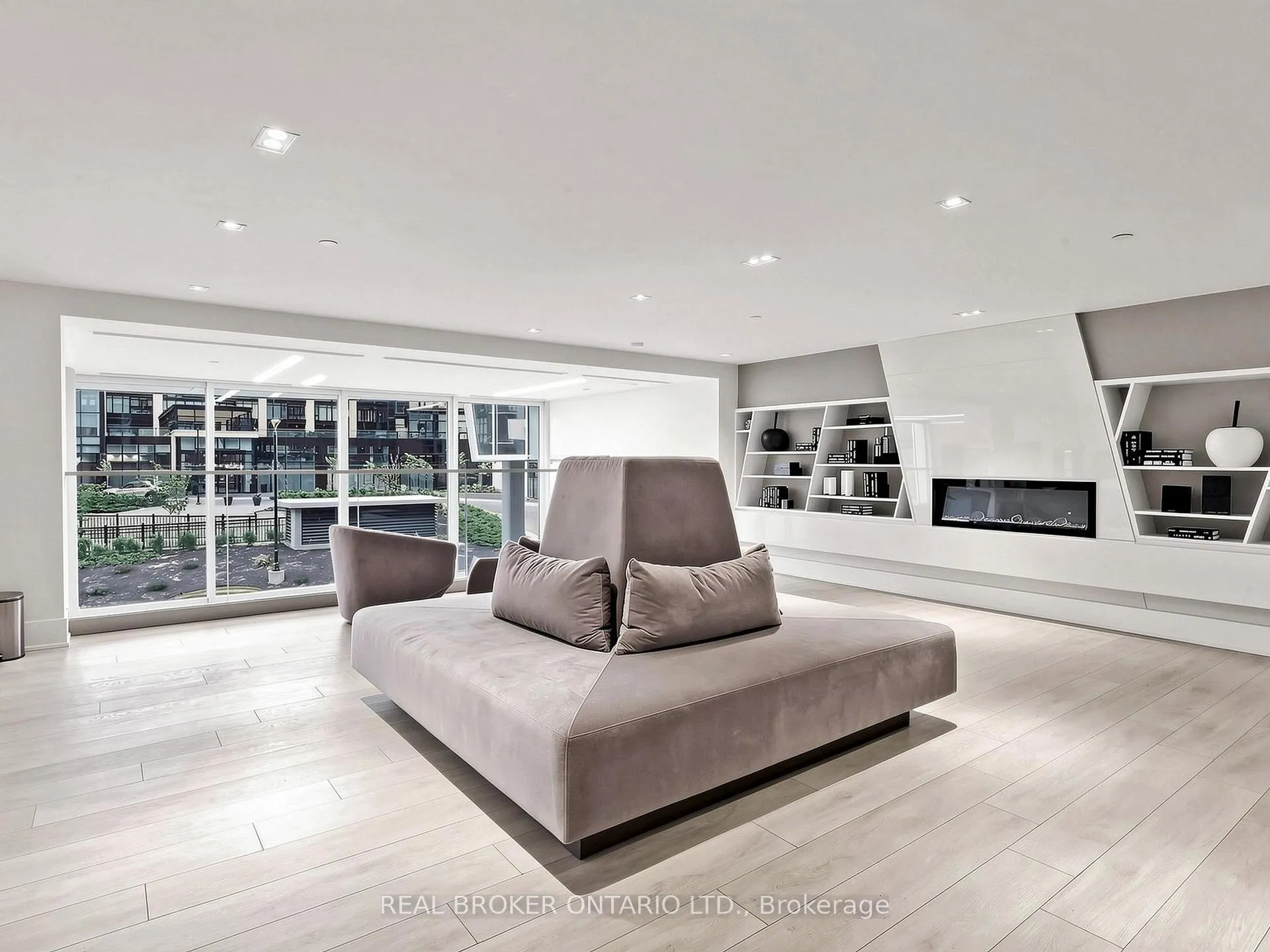 Photo 9 of Unit 3305, 2908 Highway 7 Road, Vaughan, Concord — HOMEH