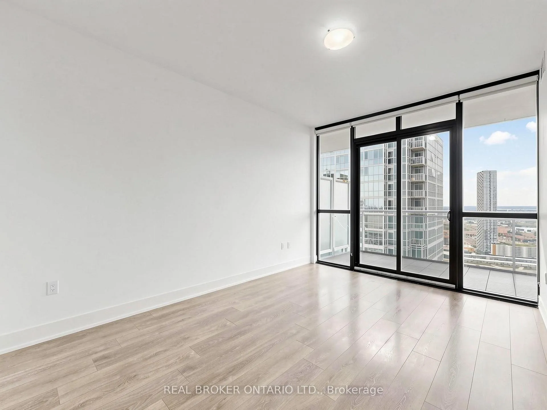 Photo 12 of Unit 3305, 2908 Highway 7 Road, Vaughan, Concord — HOMEH