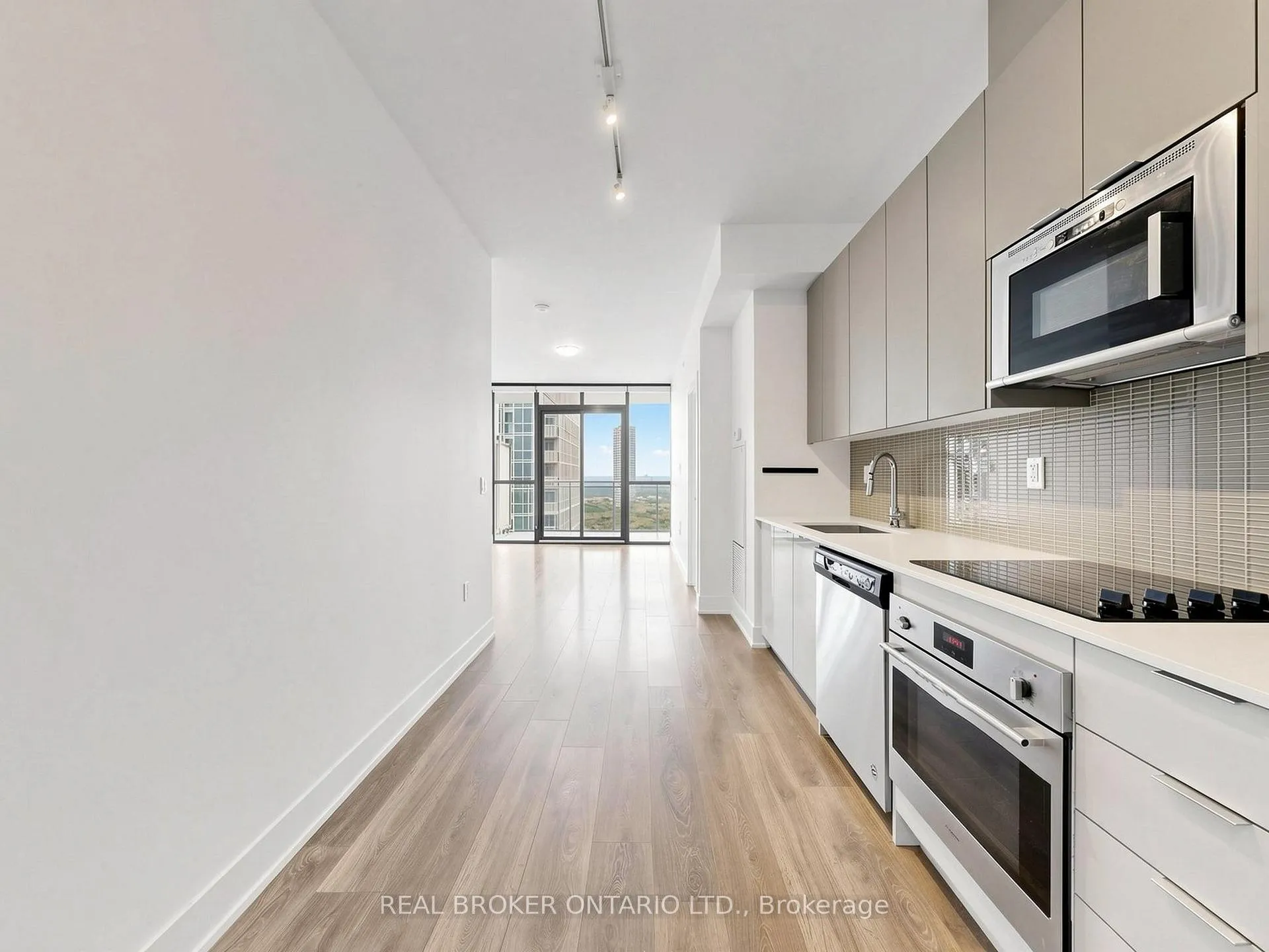 Photo 20 of Unit 3305, 2908 Highway 7 Road, Vaughan, Concord — HOMEH