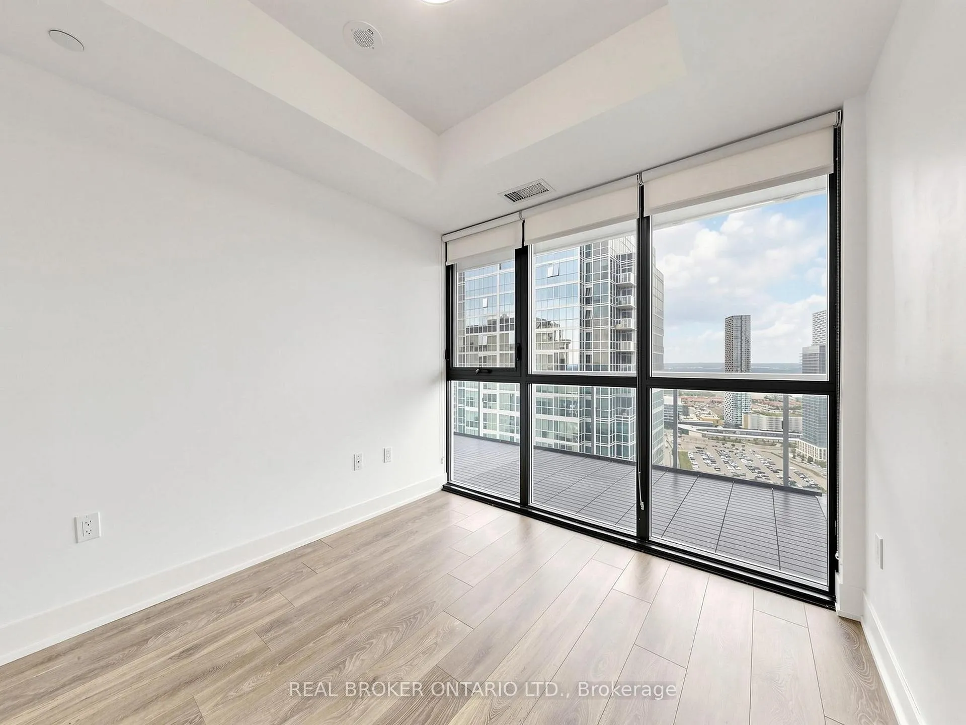 Photo 25 of Unit 3305, 2908 Highway 7 Road, Vaughan, Concord — HOMEH