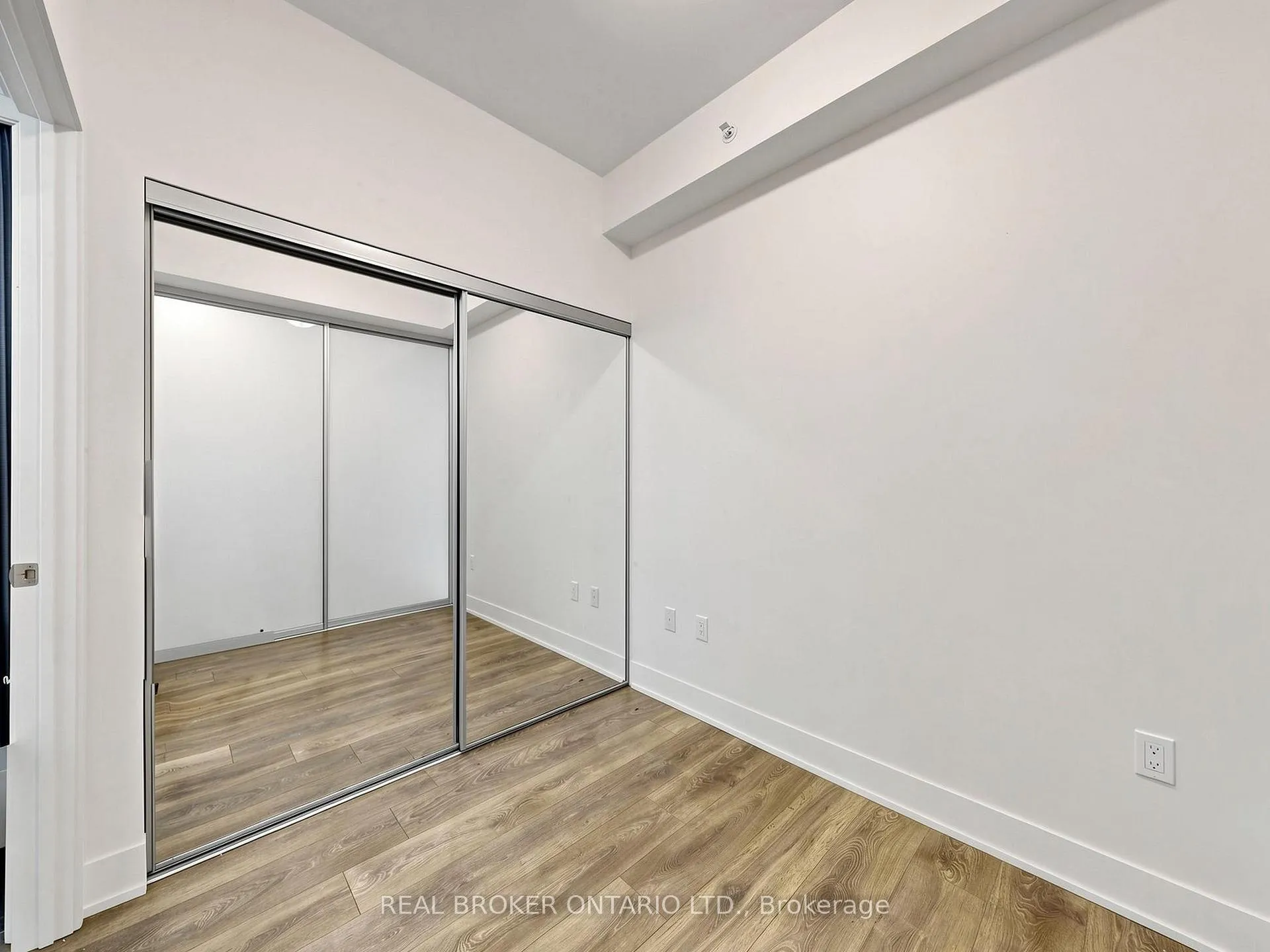 Photo 31 of Unit 3305, 2908 Highway 7 Road, Vaughan, Concord — HOMEH