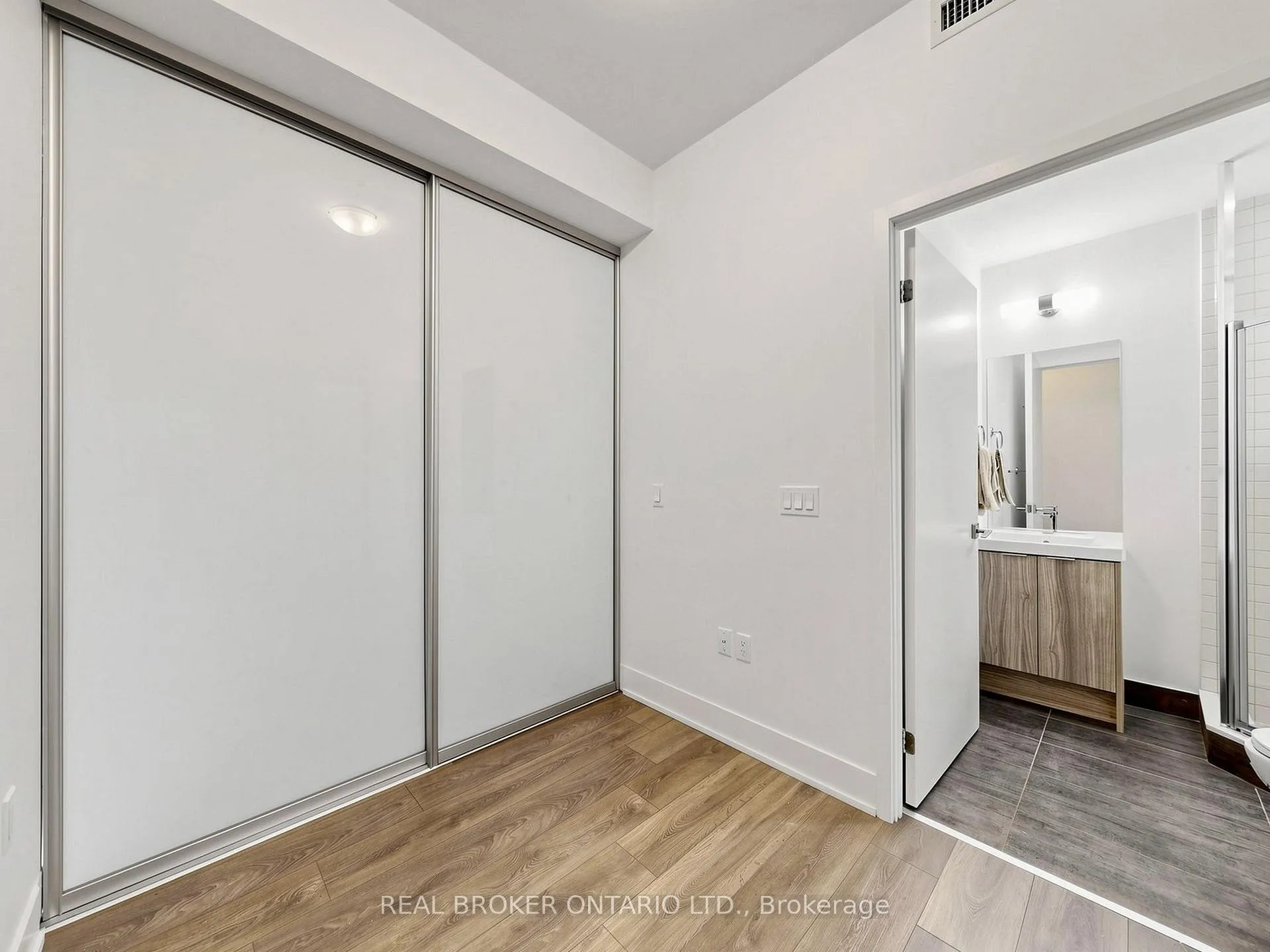 Photo 35 of Unit 3305, 2908 Highway 7 Road, Vaughan, Concord — HOMEH