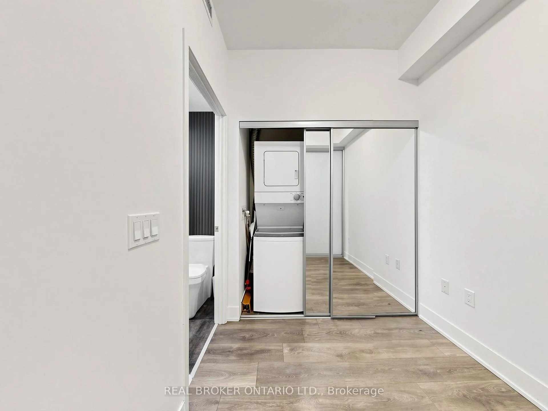 Photo 36 of Unit 3305, 2908 Highway 7 Road, Vaughan, Concord — HOMEH