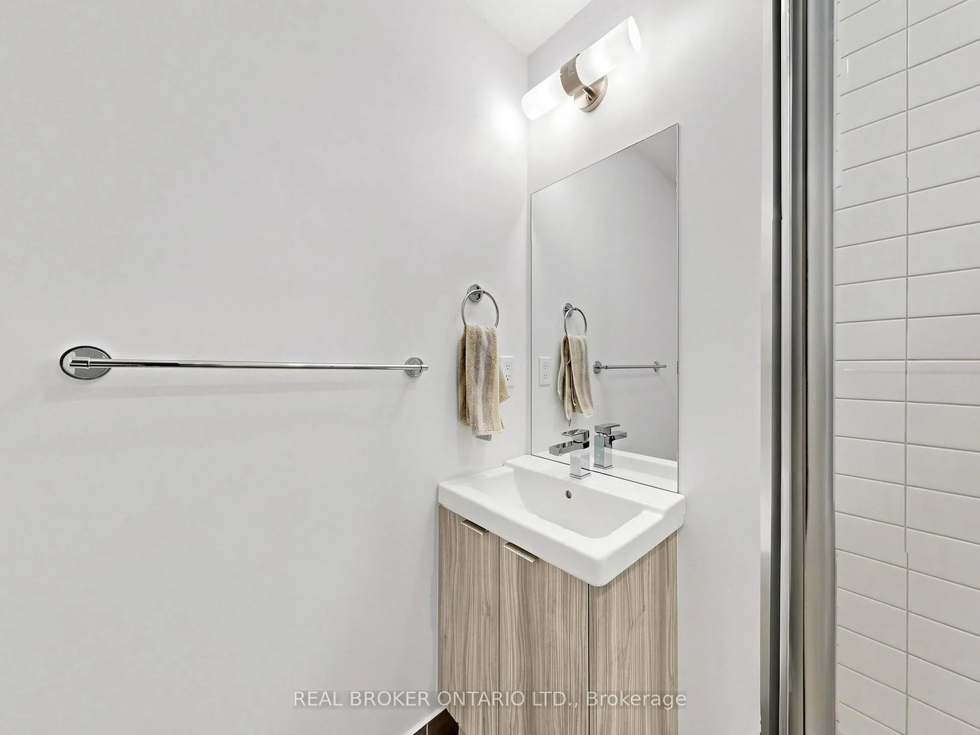 Photo 38 of Unit 3305, 2908 Highway 7 Road, Vaughan, Concord — HOMEH