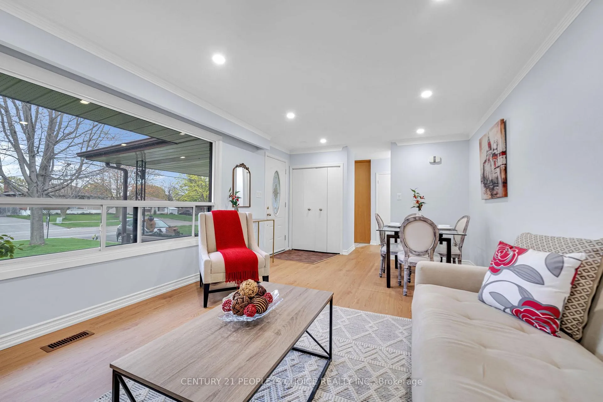 Photo 4 of 586 Central Pk Boulevard N, Oshawa, O'Neill — HOMEH