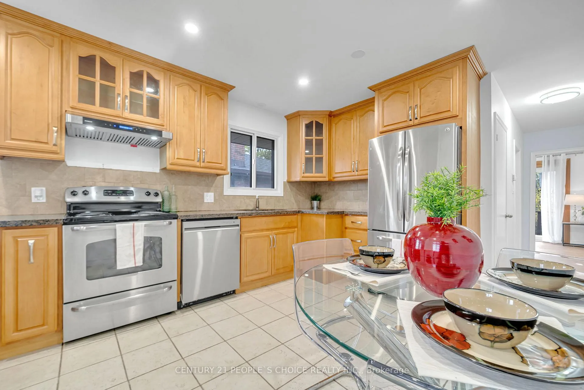 Photo 7 of 586 Central Pk Boulevard N, Oshawa, O'Neill — HOMEH