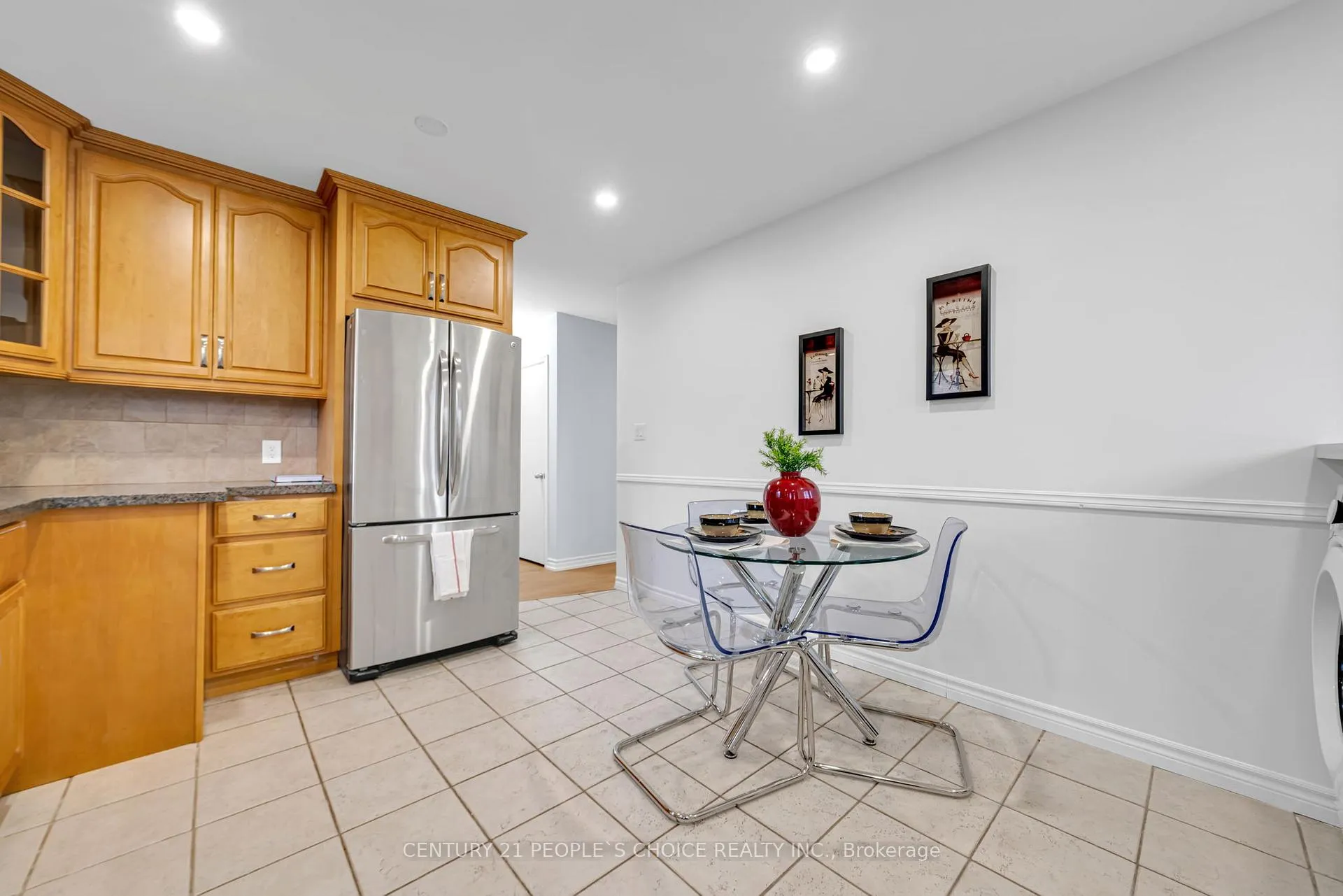 Photo 8 of 586 Central Pk Boulevard N, Oshawa, O'Neill — HOMEH