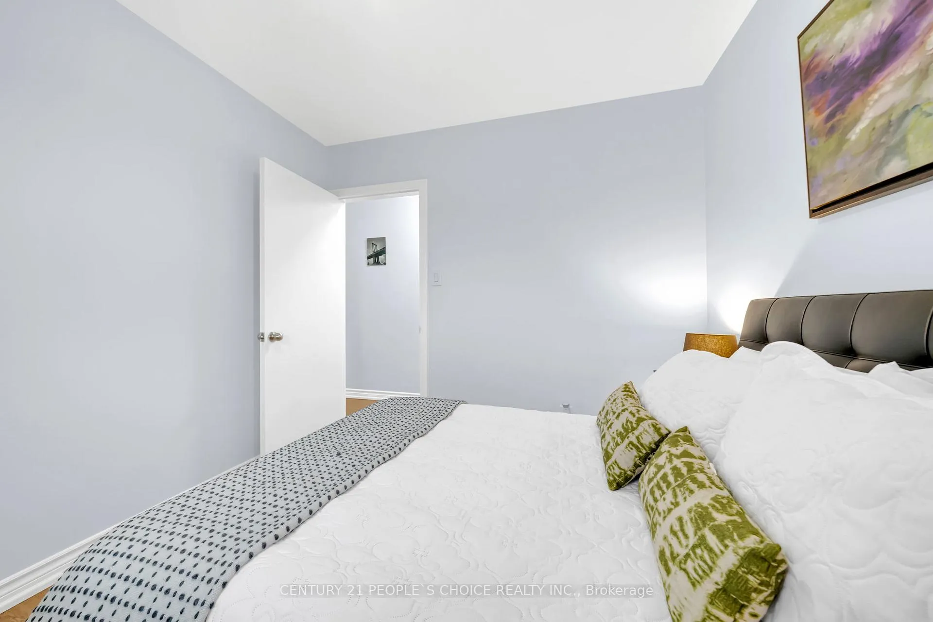 Photo 16 of 586 Central Pk Boulevard N, Oshawa, O'Neill — HOMEH