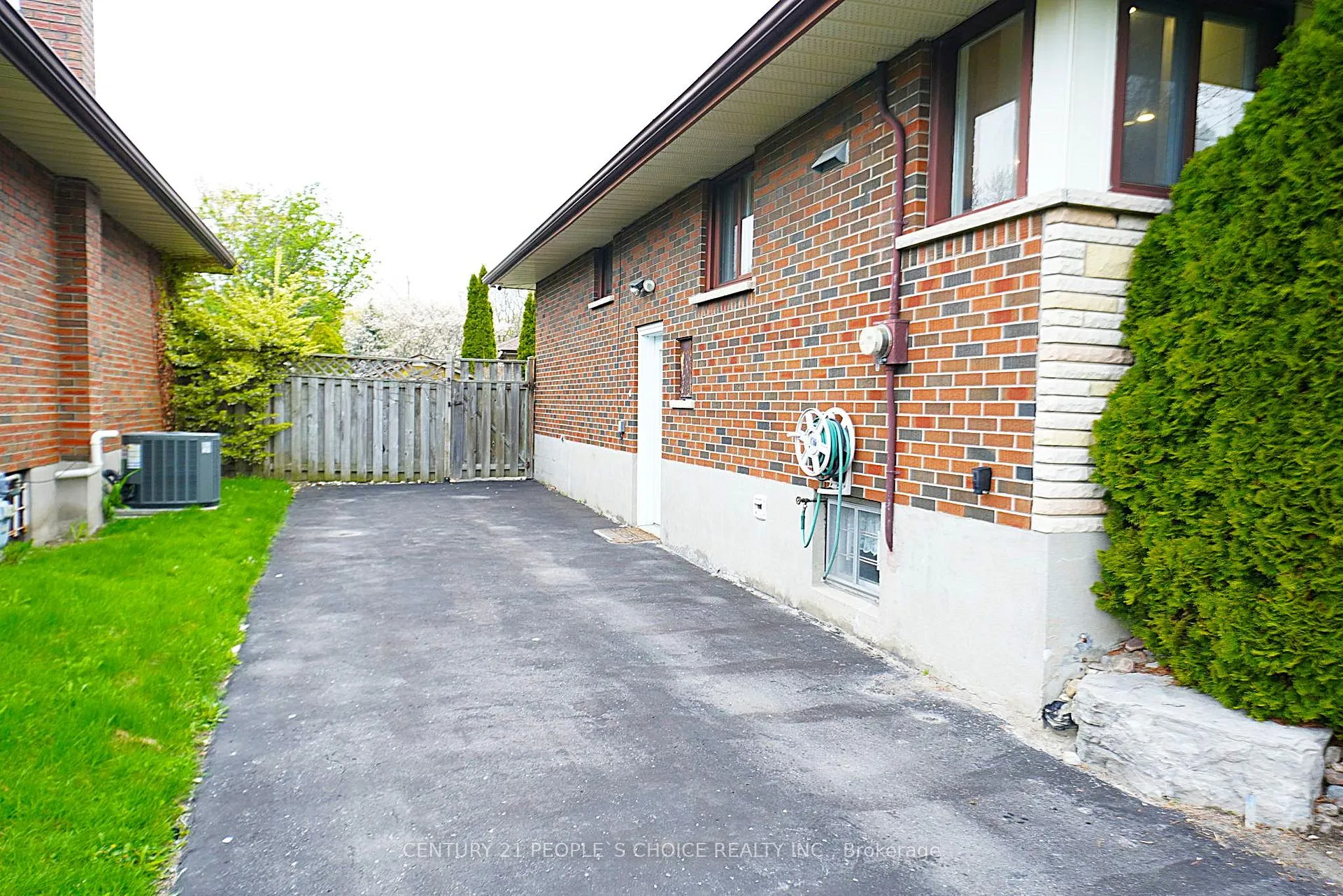 Photo 28 of 586 Central Pk Boulevard N, Oshawa, O'Neill — HOMEH