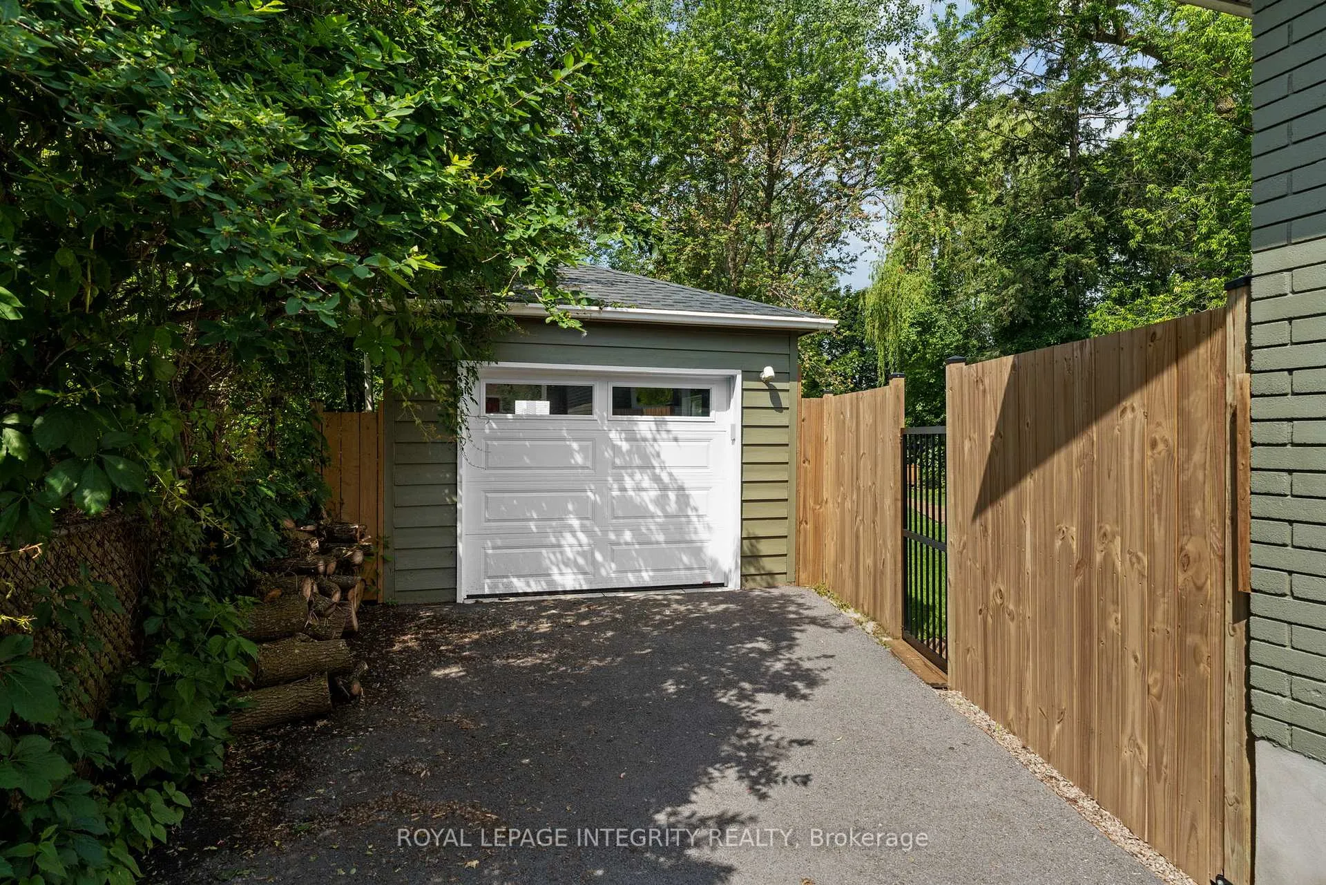 Photo 32 of 48 Dunham Street, Ottawa, Cardinal Heights — HOMEH