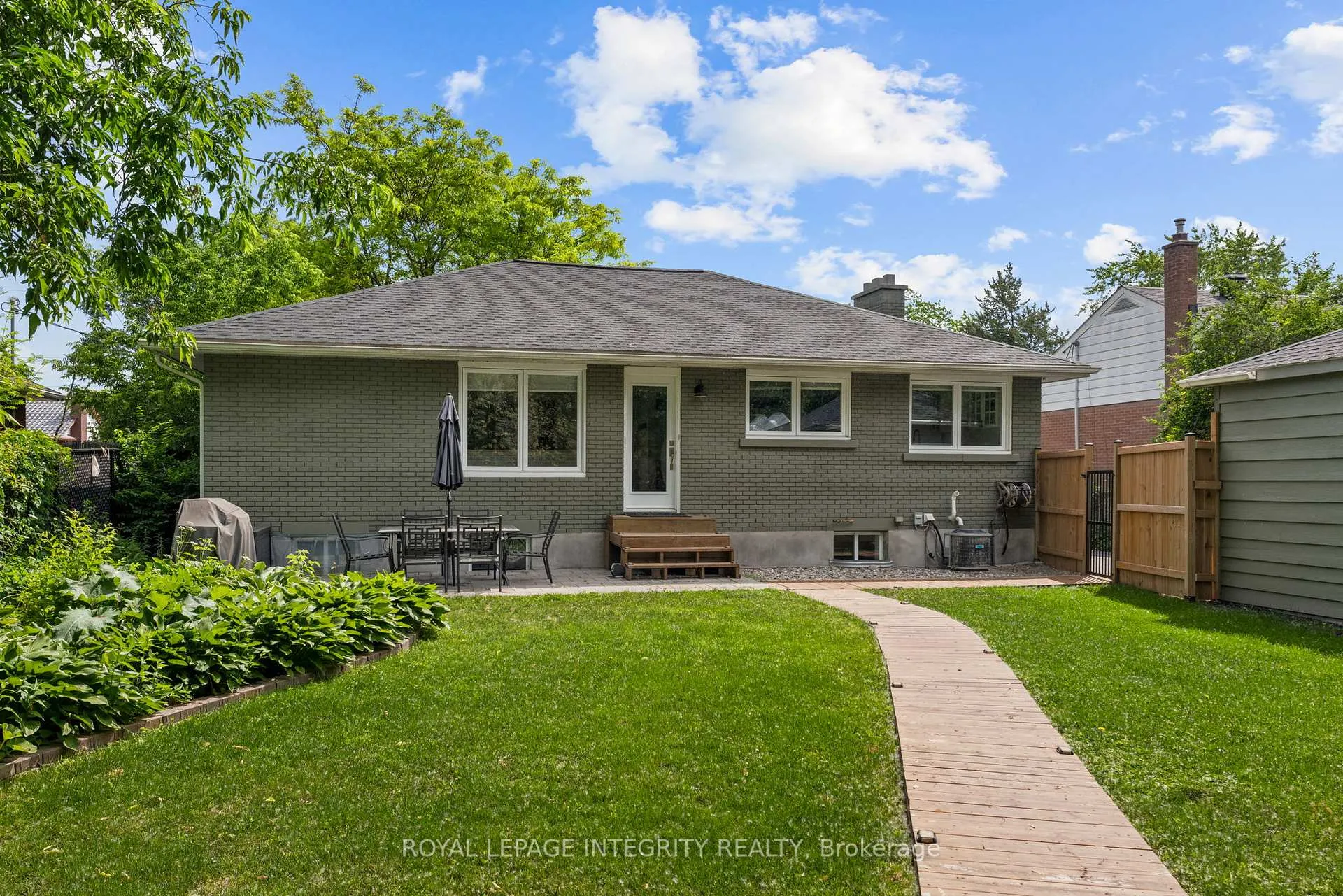 Photo 34 of 48 Dunham Street, Ottawa, Cardinal Heights — HOMEH