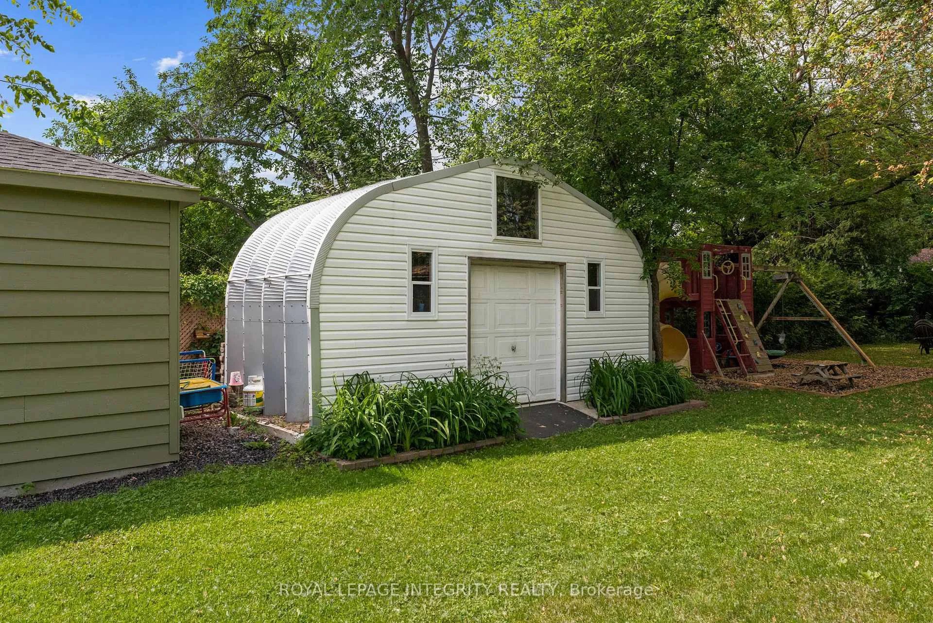 Photo 36 of 48 Dunham Street, Ottawa, Cardinal Heights — HOMEH