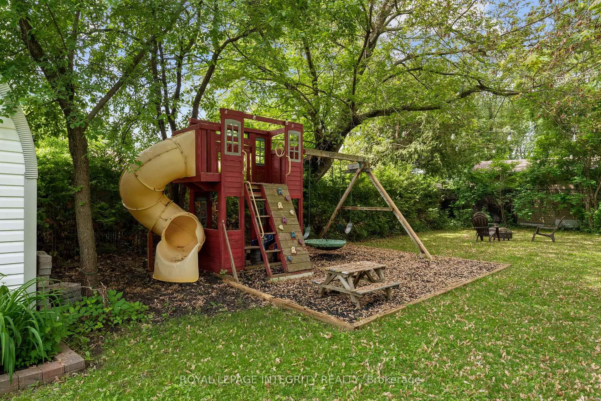 Photo 37 of 48 Dunham Street, Ottawa, Cardinal Heights — HOMEH