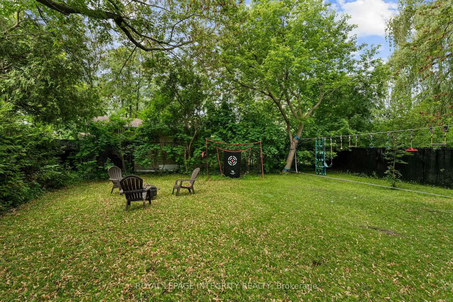 Photo 38 of 48 Dunham Street, Ottawa, Cardinal Heights — HOMEH