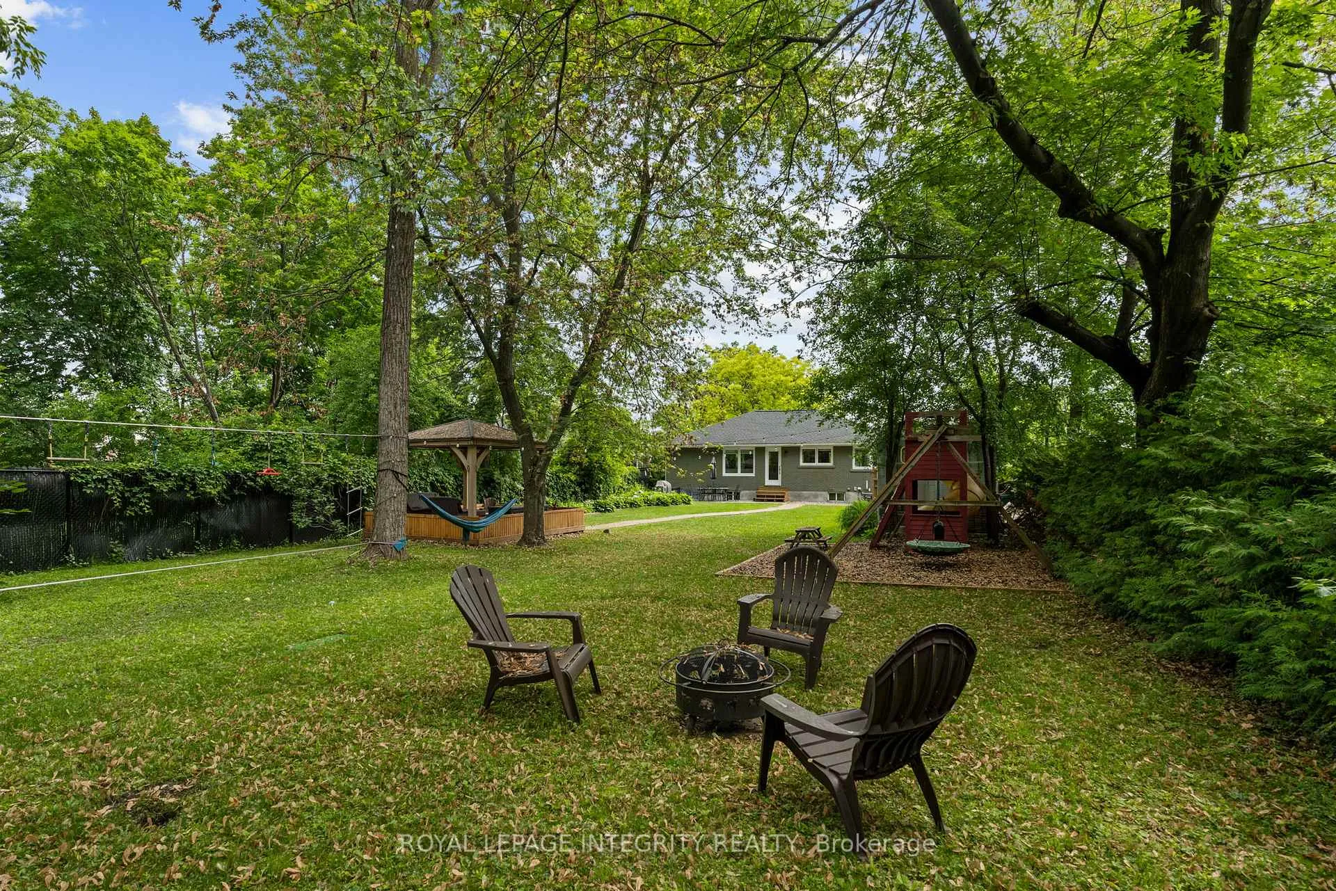 Photo 39 of 48 Dunham Street, Ottawa, Cardinal Heights — HOMEH