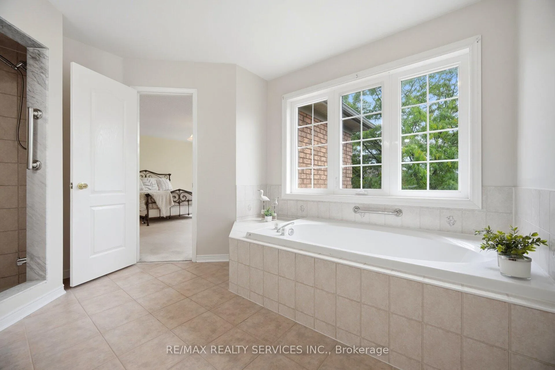 Photo 17 of 93 Seclusion Crescent, Brampton, Sandringham-Wellington — HOMEH