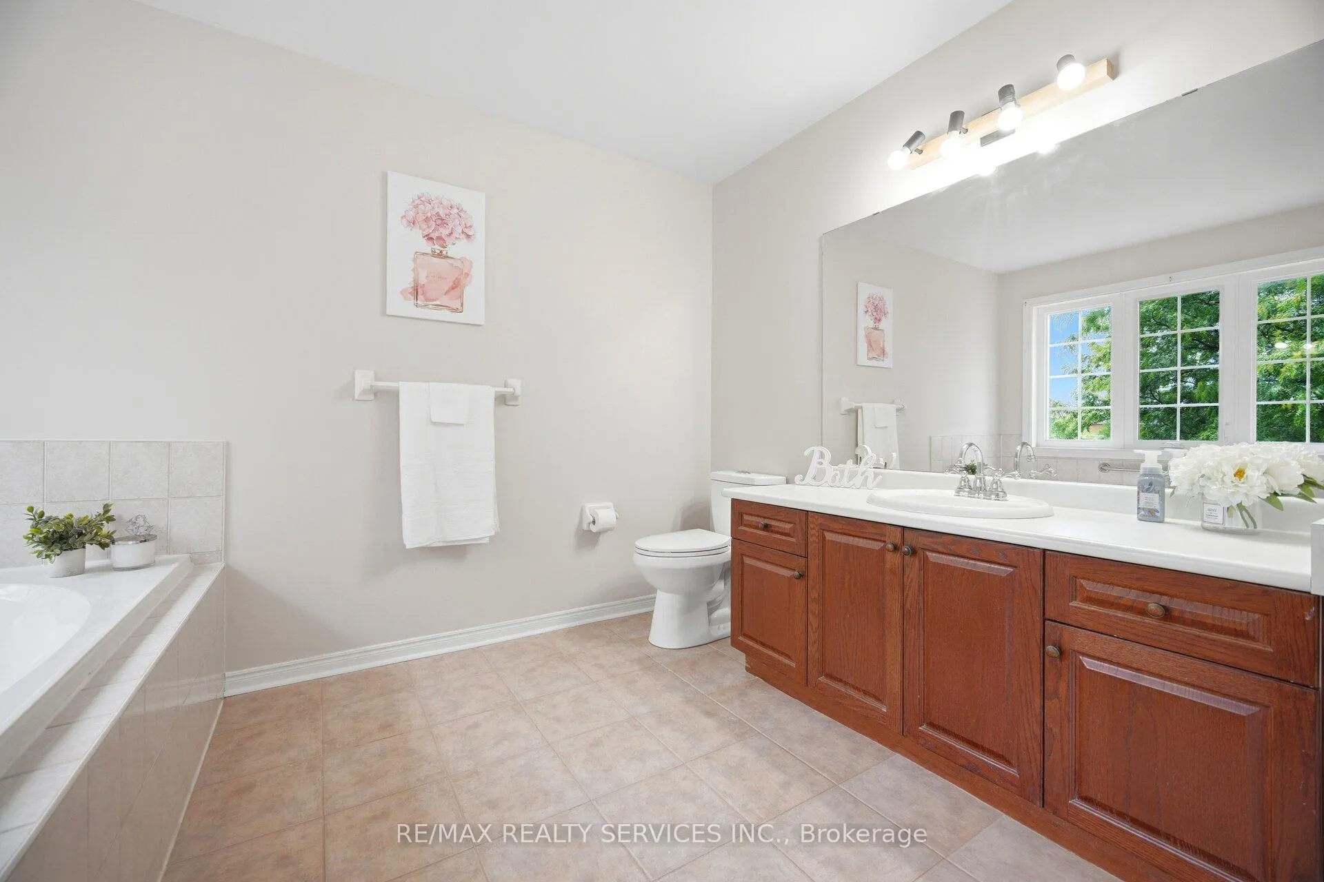 Photo 18 of 93 Seclusion Crescent, Brampton, Sandringham-Wellington — HOMEH