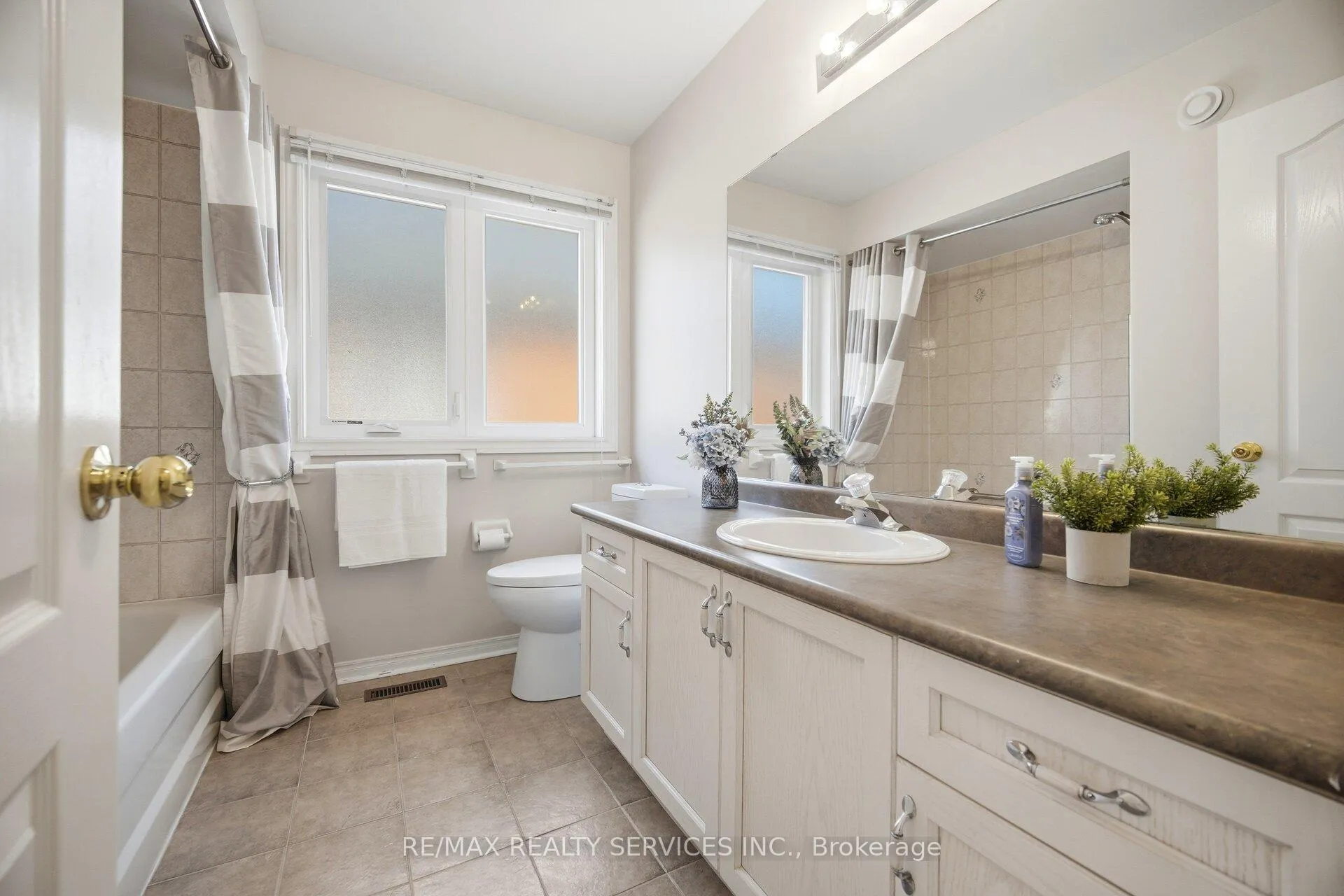 Photo 25 of 93 Seclusion Crescent, Brampton, Sandringham-Wellington — HOMEH