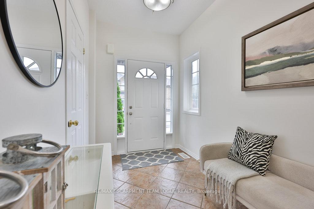 Photo 4 of 4676 Bracknell Road, Burlington, Alton — HOMEH