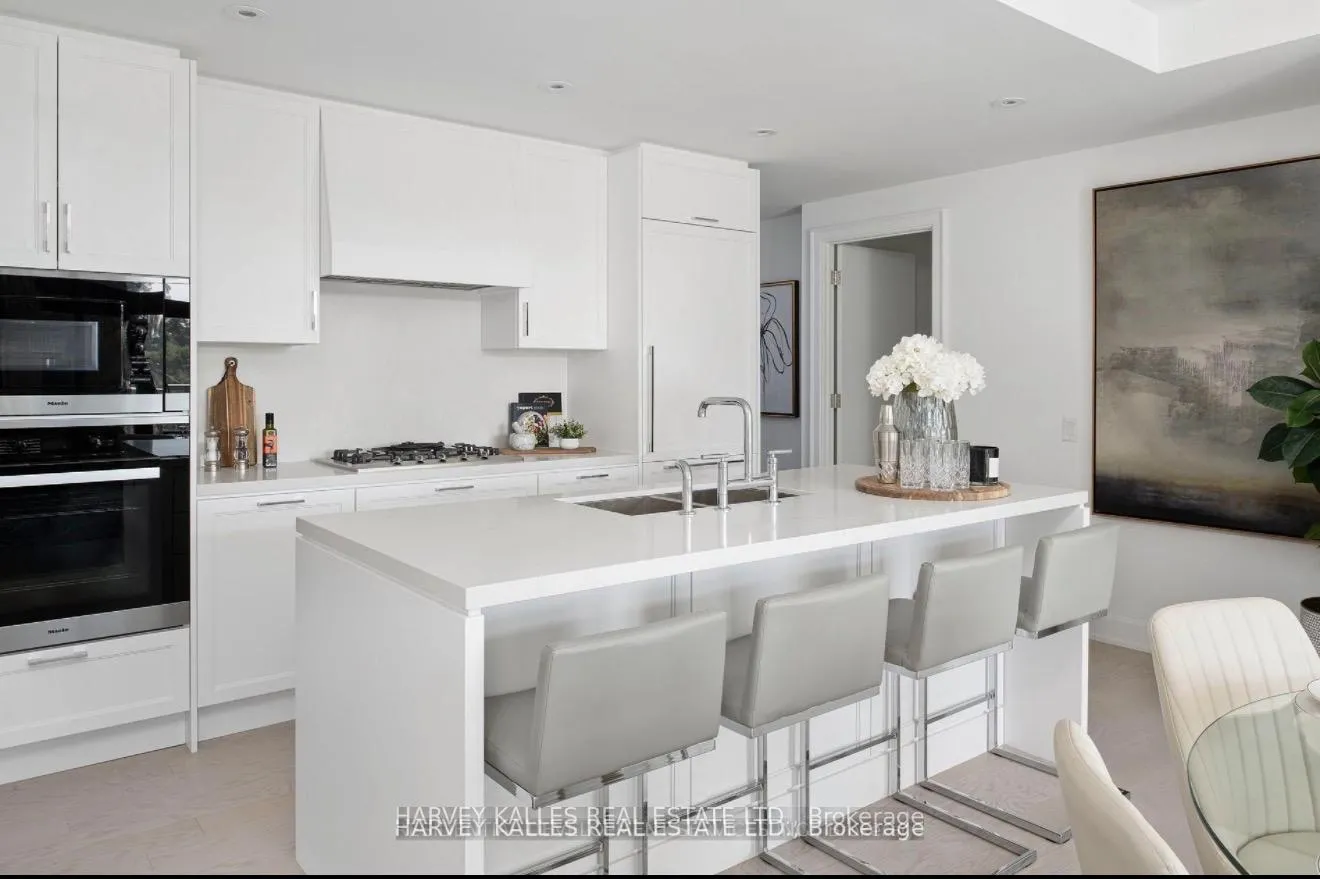 Photo 4 of Unit 403, 1 Strathgowan Avenue, Toronto, Lawrence Park North — HOMEH