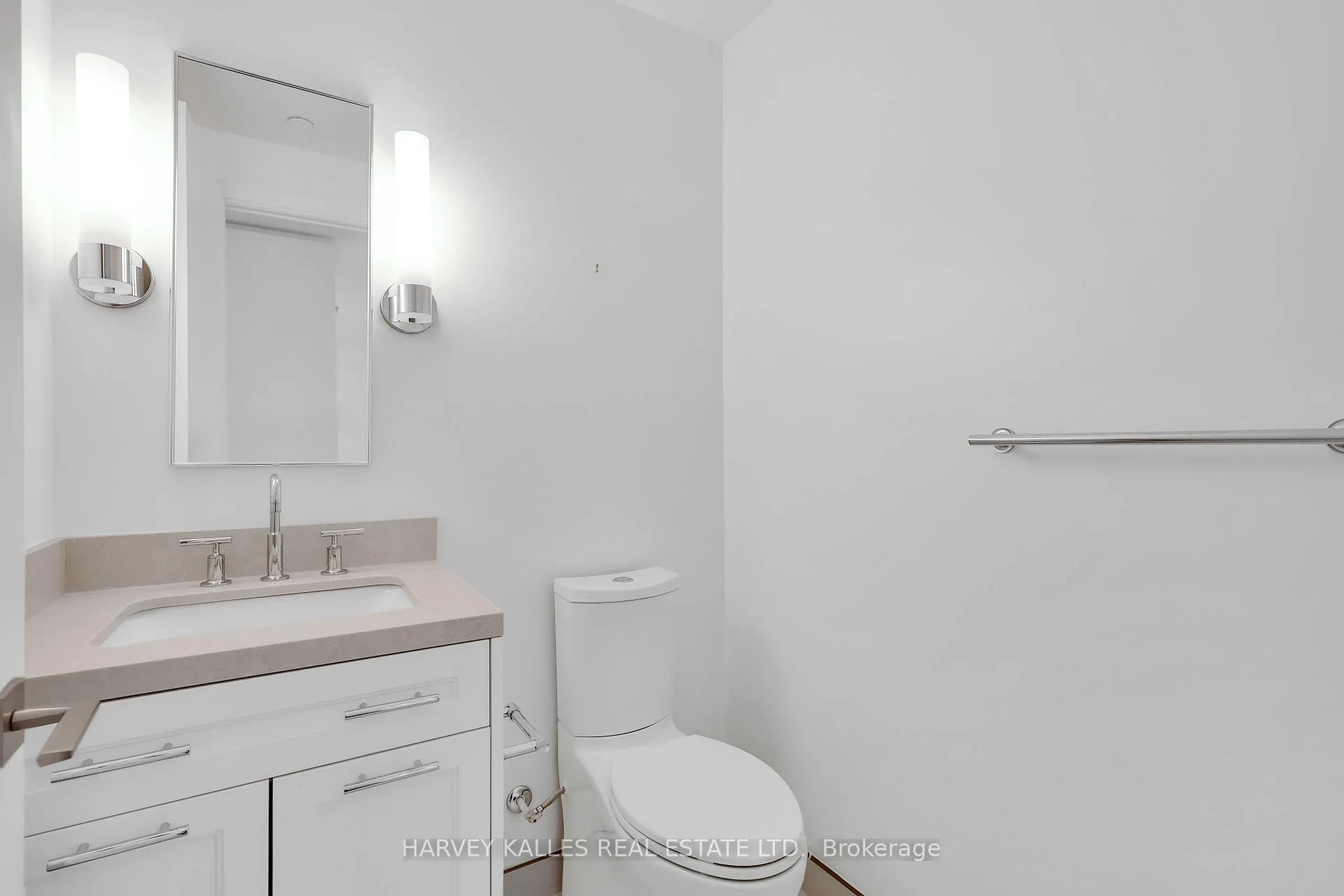Photo 10 of Unit 403, 1 Strathgowan Avenue, Toronto, Lawrence Park North — HOMEH