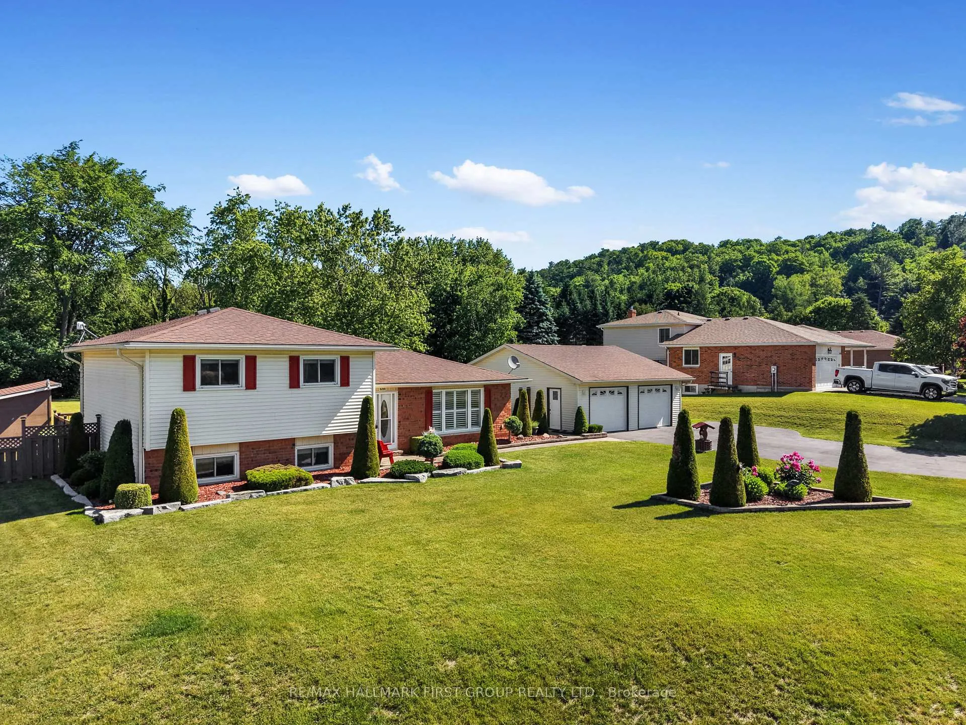 Photo 3 of 8266 Albert Court, Hamilton Township, Rural Hamilton — HOMEH
