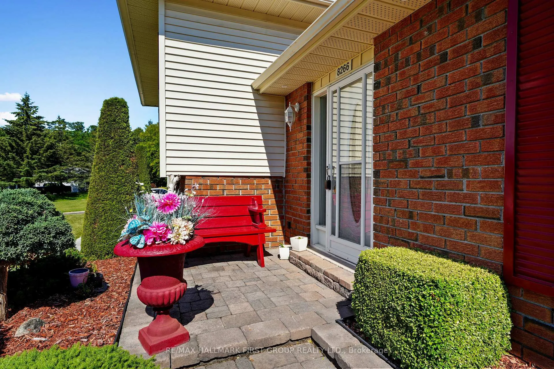 Photo 4 of 8266 Albert Court, Hamilton Township, Rural Hamilton — HOMEH