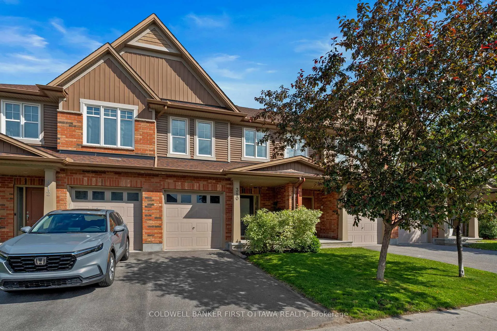 Photo 4 of 310 Fergus Crescent, Ottawa, Barrhaven - Cedargrove/Fraserdale — HOMEH