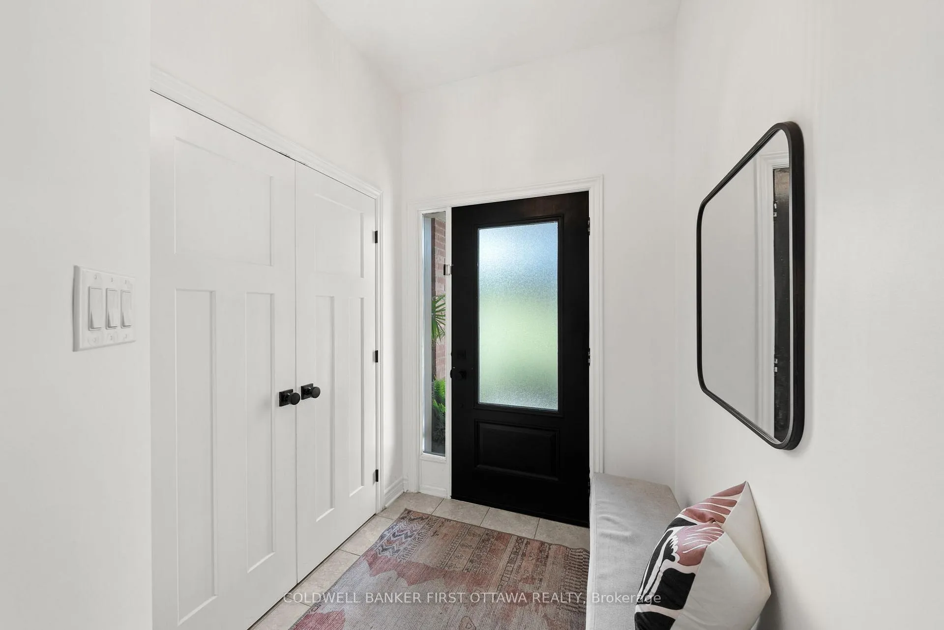 Photo 5 of 310 Fergus Crescent, Ottawa, Barrhaven - Cedargrove/Fraserdale — HOMEH