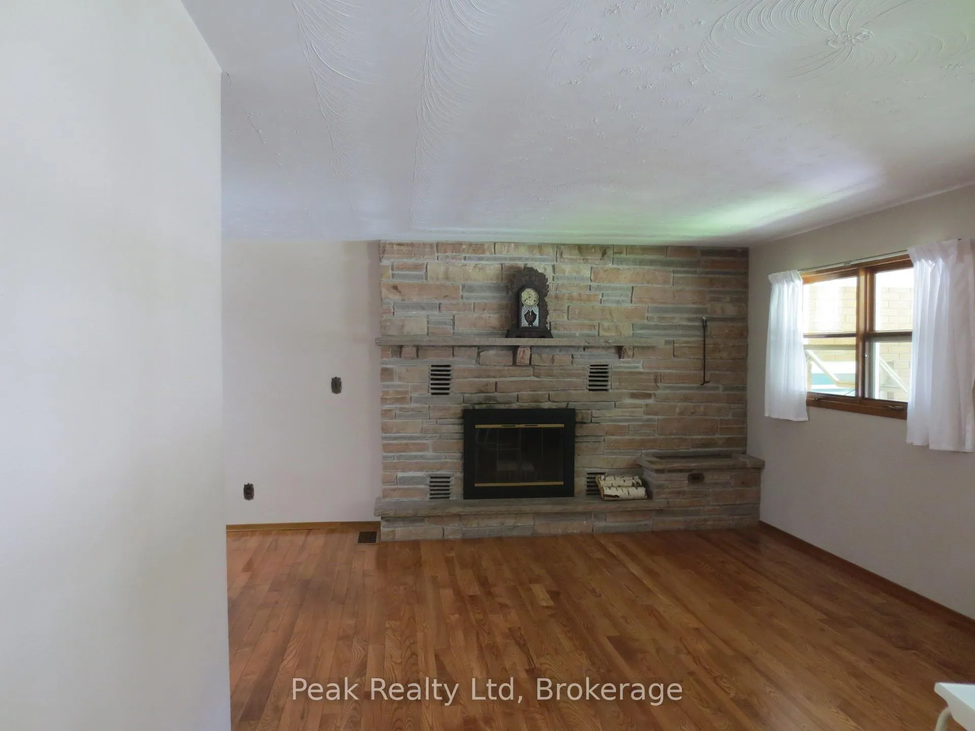 Photo 15 of 22 Brown Street S, Minto — HOMEH