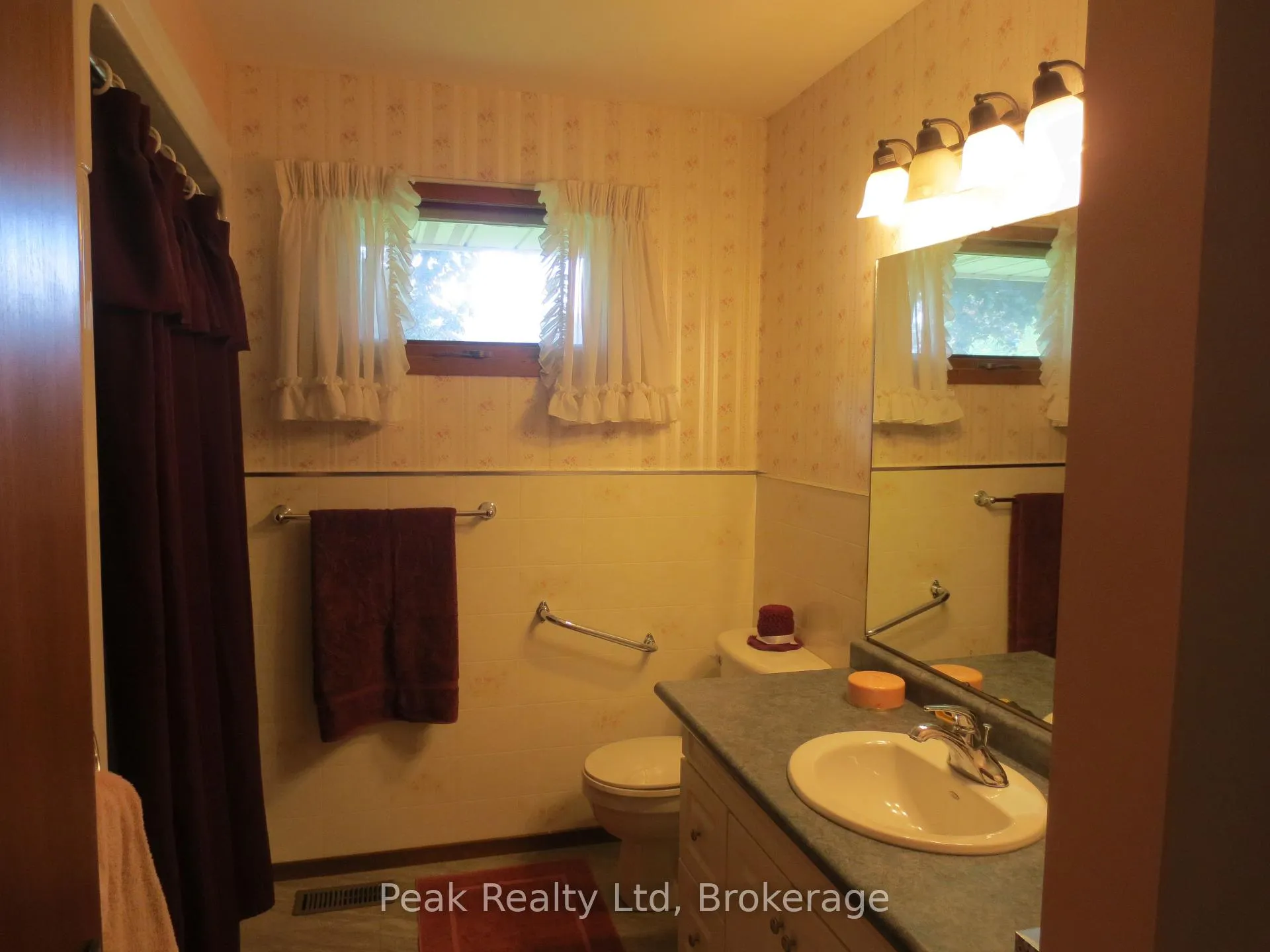 Photo 16 of 22 Brown Street S, Minto — HOMEH