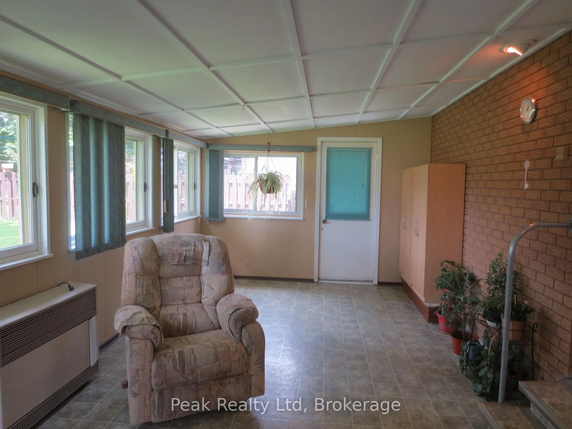 Photo 23 of 22 Brown Street S, Minto — HOMEH