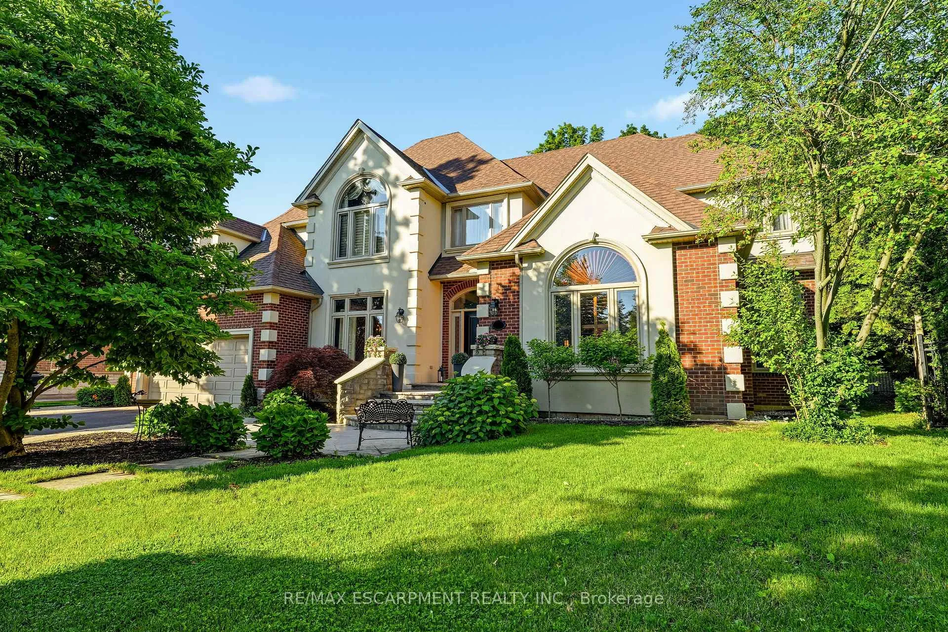 Photo 1 of 1111 Crofton Way, Burlington, Tyandaga — HOMEH