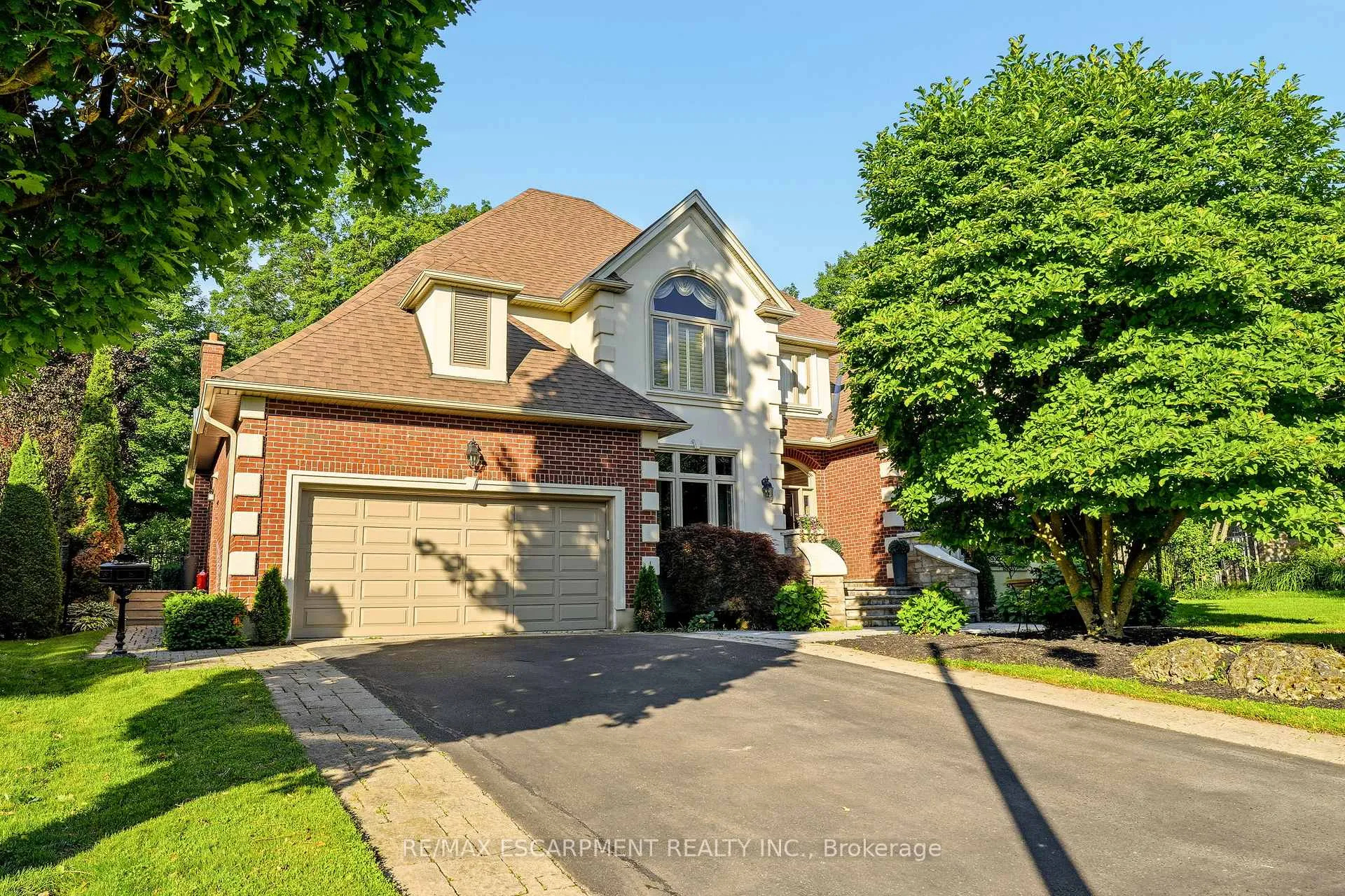 Photo 2 of 1111 Crofton Way, Burlington, Tyandaga — HOMEH