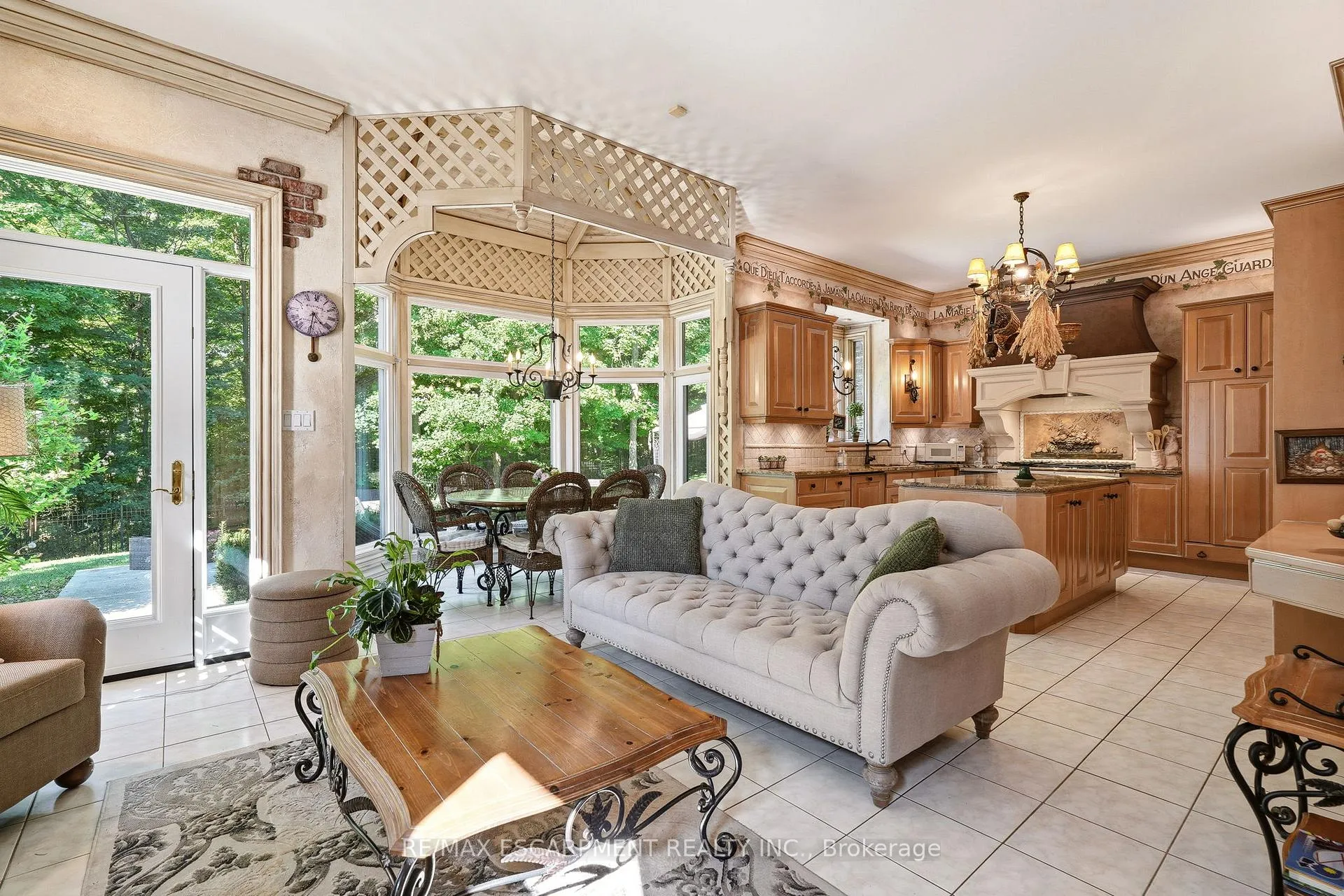 Photo 18 of 1111 Crofton Way, Burlington, Tyandaga — HOMEH