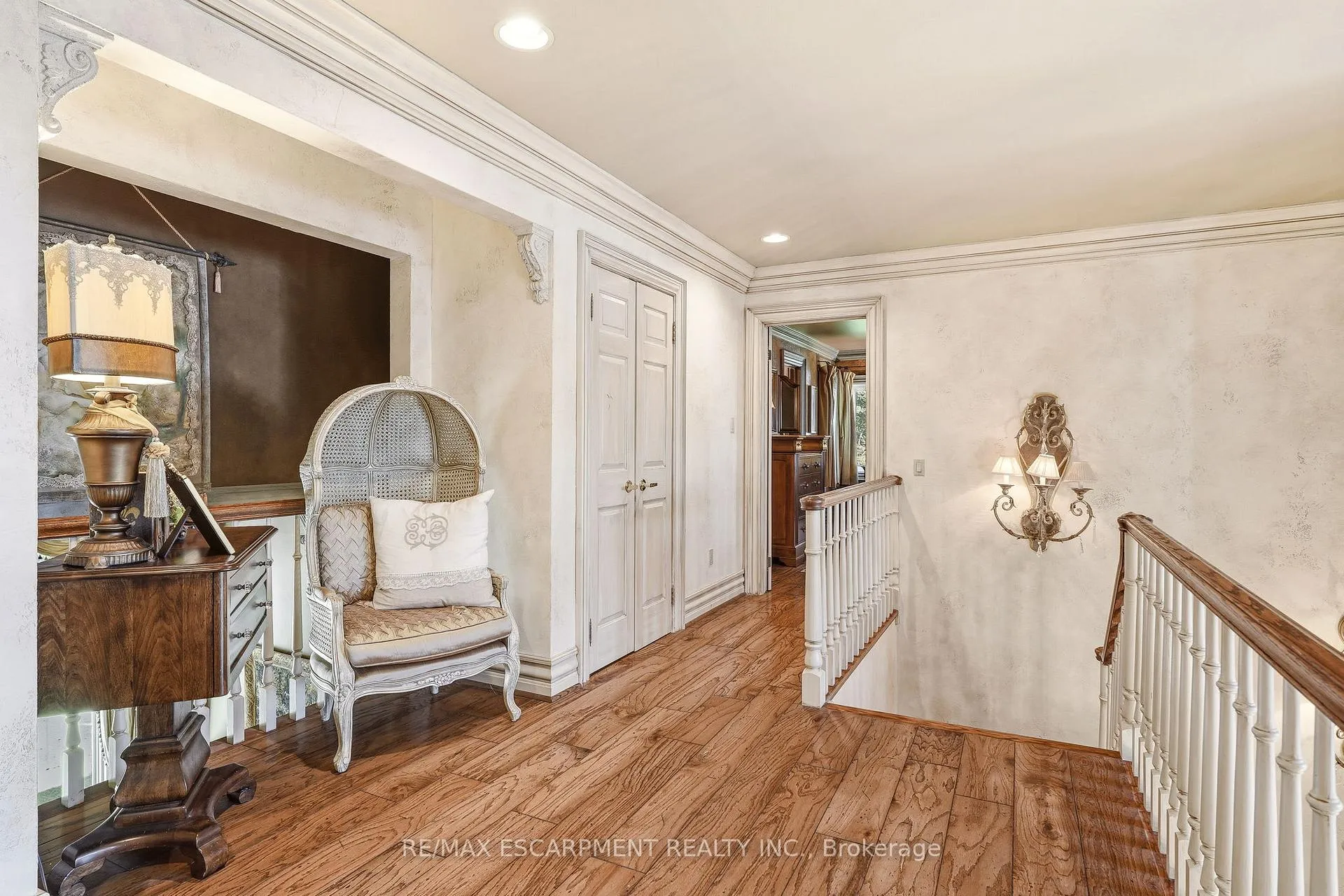 Photo 23 of 1111 Crofton Way, Burlington, Tyandaga — HOMEH