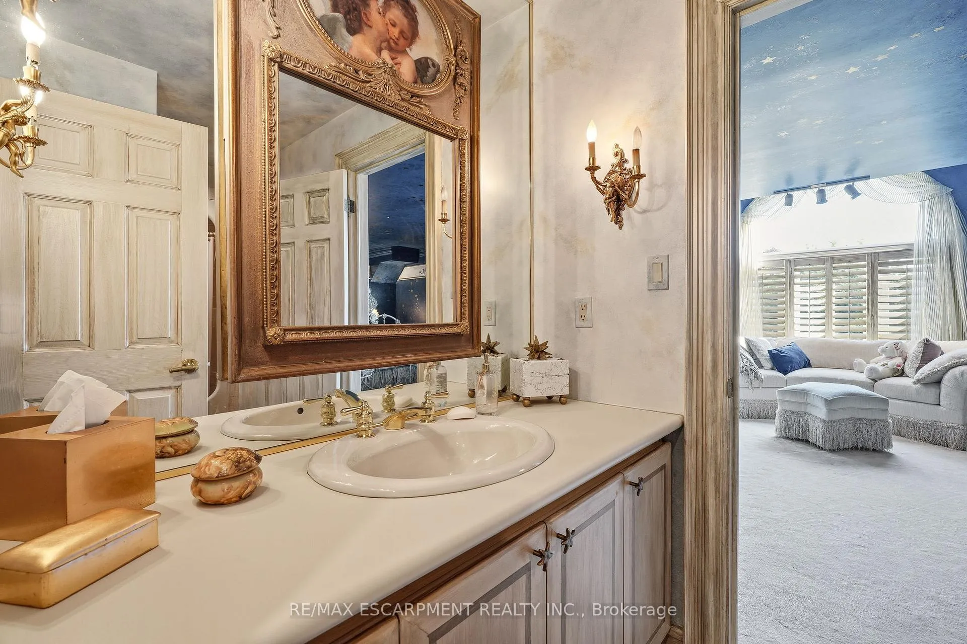 Photo 25 of 1111 Crofton Way, Burlington, Tyandaga — HOMEH