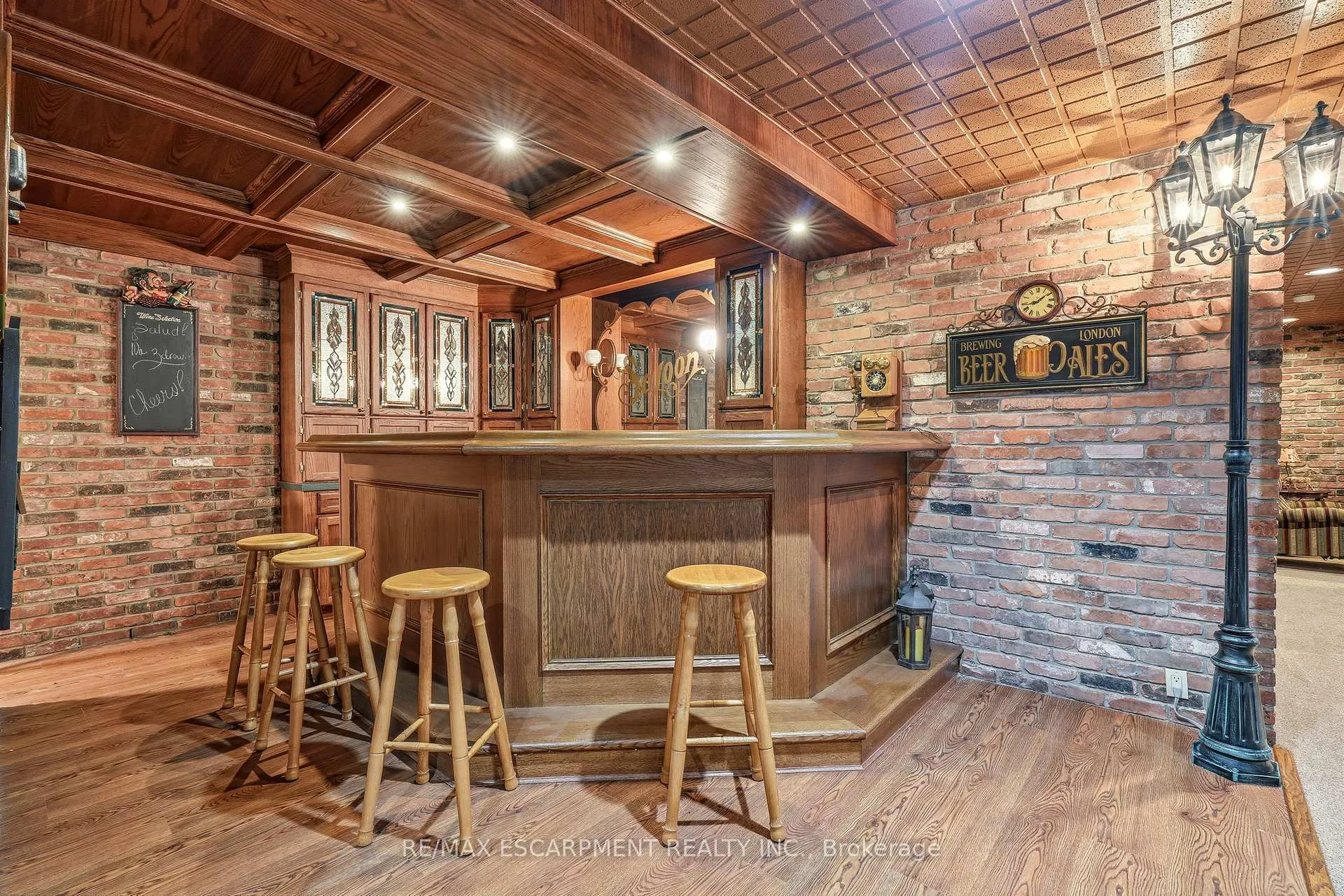 Photo 29 of 1111 Crofton Way, Burlington, Tyandaga — HOMEH