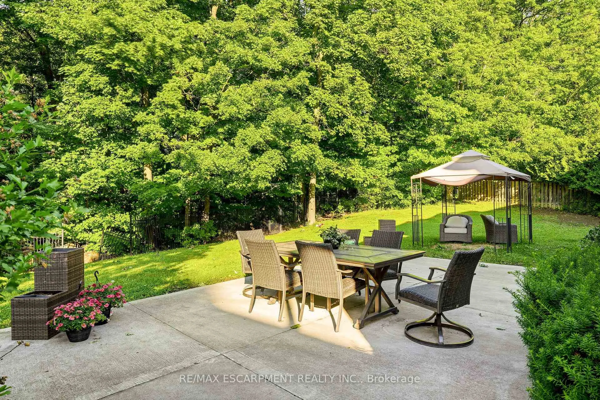 Photo 33 of 1111 Crofton Way, Burlington, Tyandaga — HOMEH