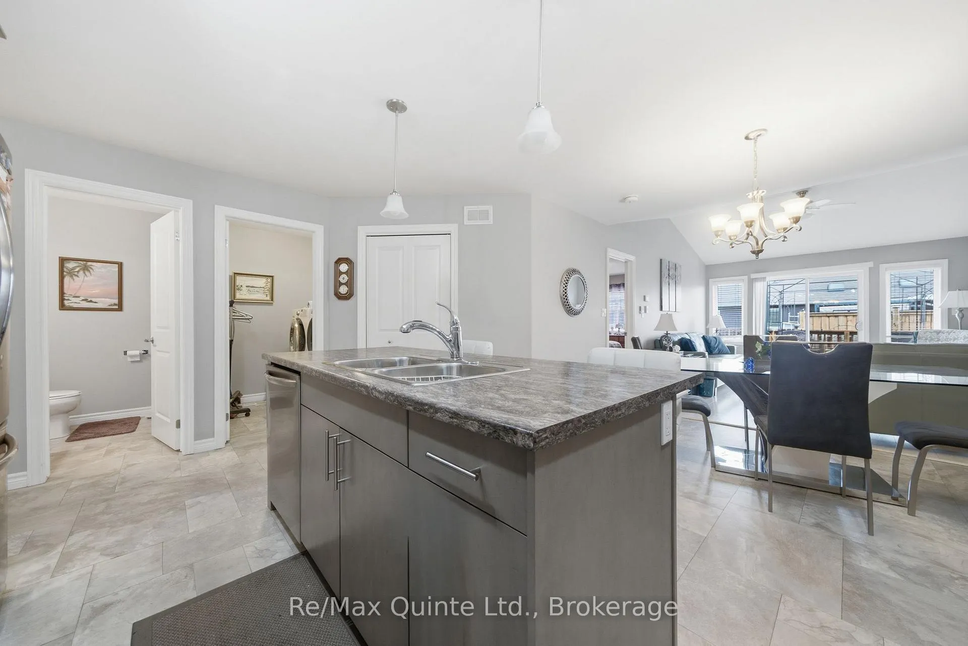 Photo 12 of 40 Cobblestone Street, Belleville, Belleville Ward — HOMEH