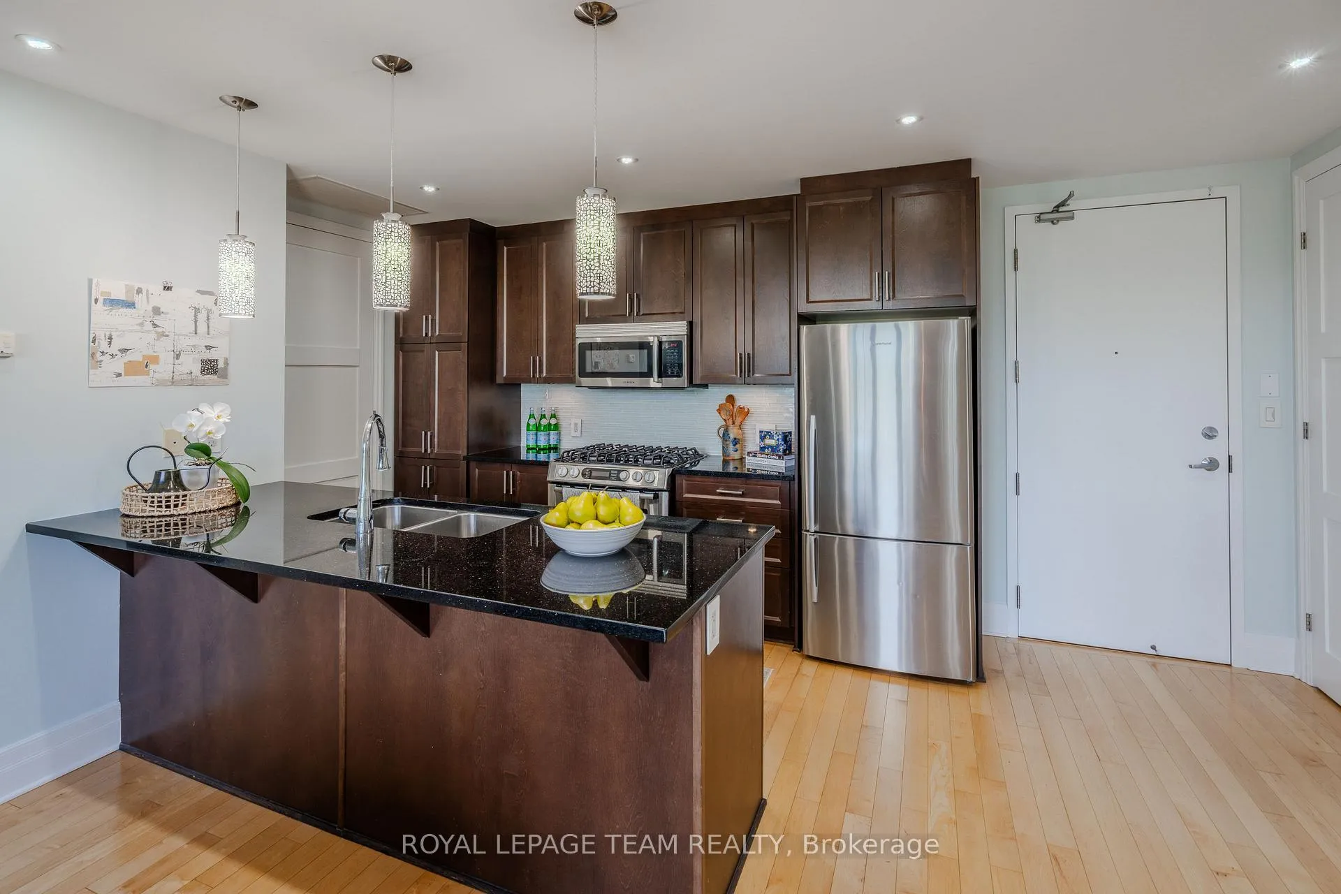 Photo 6 of Unit 708, 327 Breezehill Avenue S, Ottawa, West Centre Town — HOMEH
