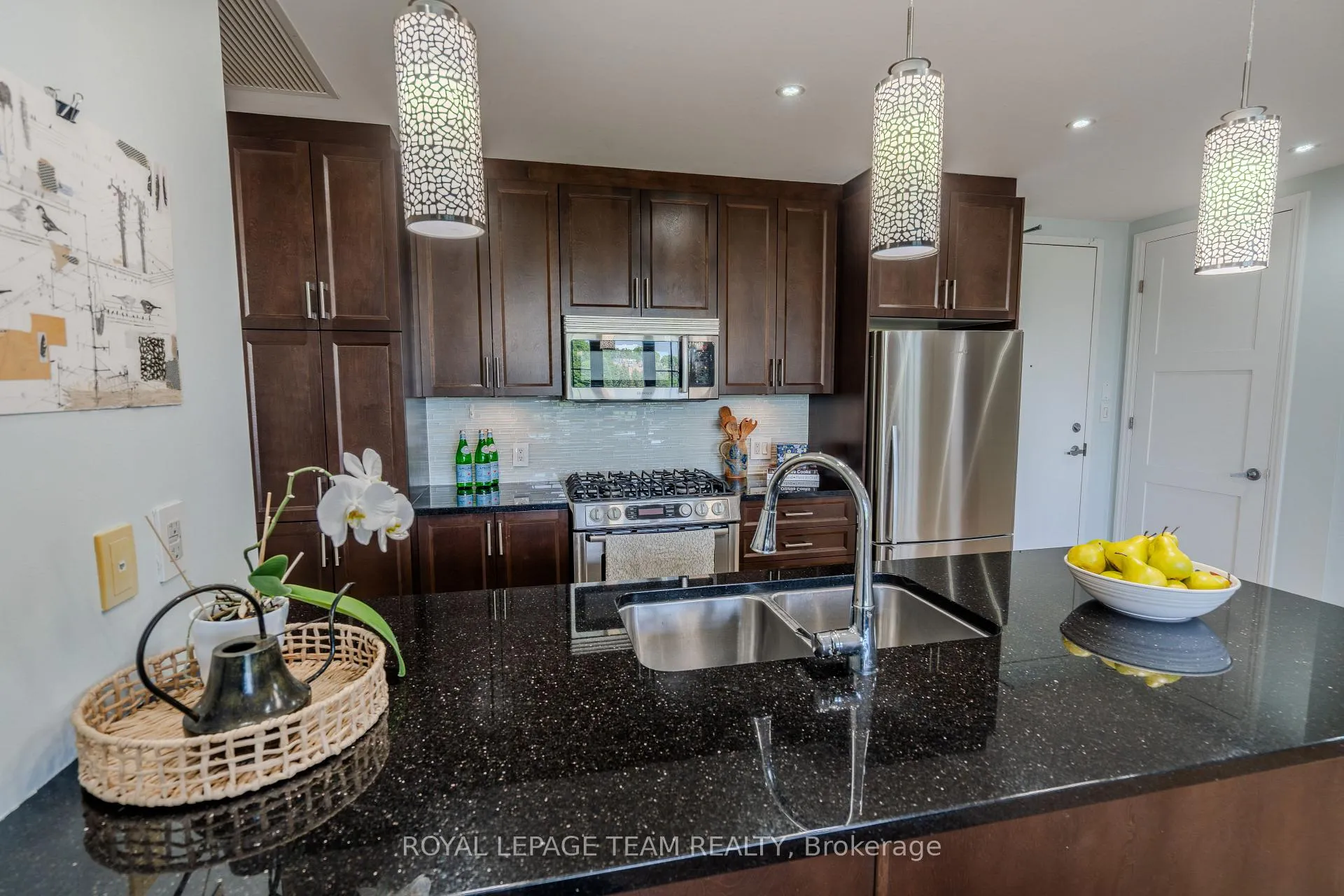 Photo 8 of Unit 708, 327 Breezehill Avenue S, Ottawa, West Centre Town — HOMEH