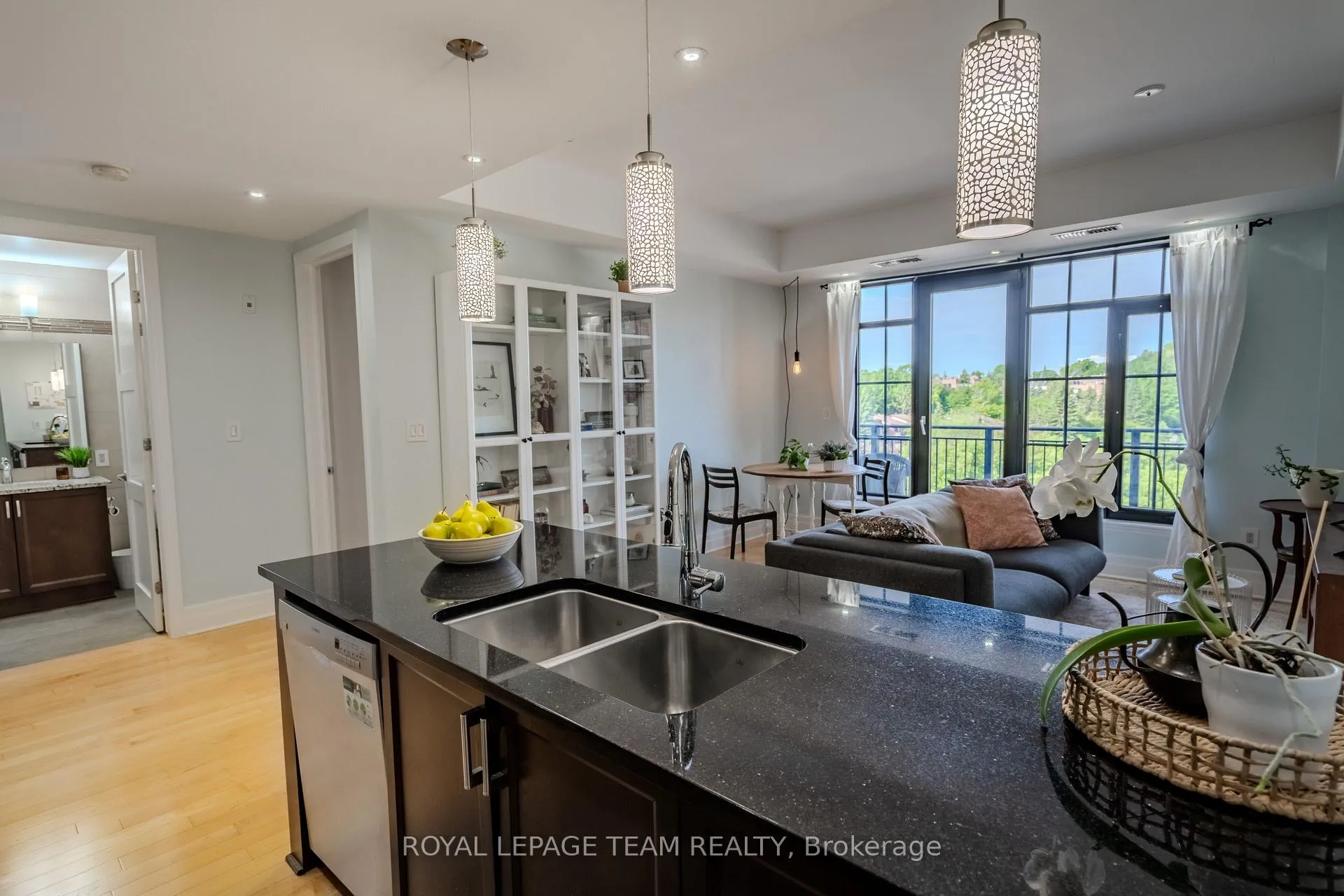 Photo 11 of Unit 708, 327 Breezehill Avenue S, Ottawa, West Centre Town — HOMEH