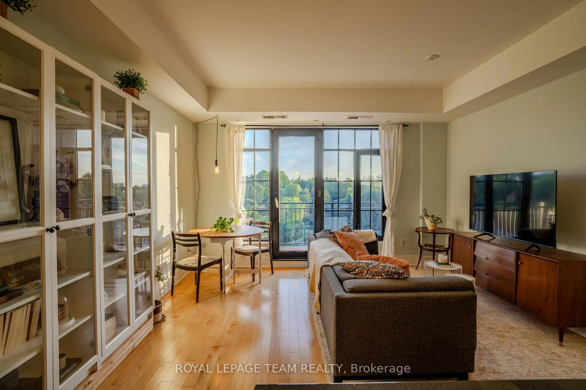 Photo 15 of Unit 708, 327 Breezehill Avenue S, Ottawa, West Centre Town — HOMEH