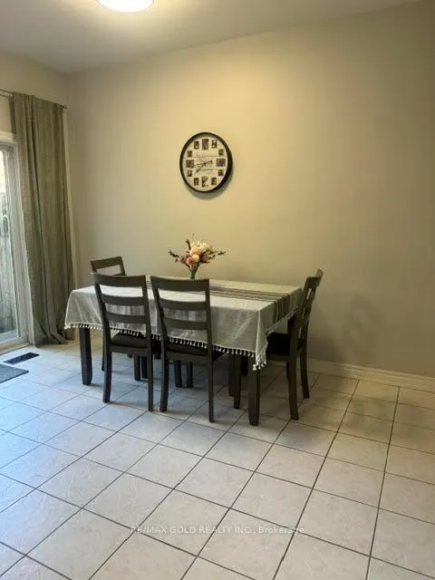 Photo 5 of 45 Northampton Boulevard, Hamilton, Stoney Creek — HOMEH