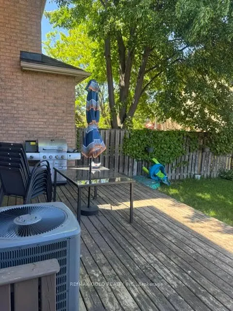 Photo 15 of 45 Northampton Boulevard, Hamilton, Stoney Creek — HOMEH